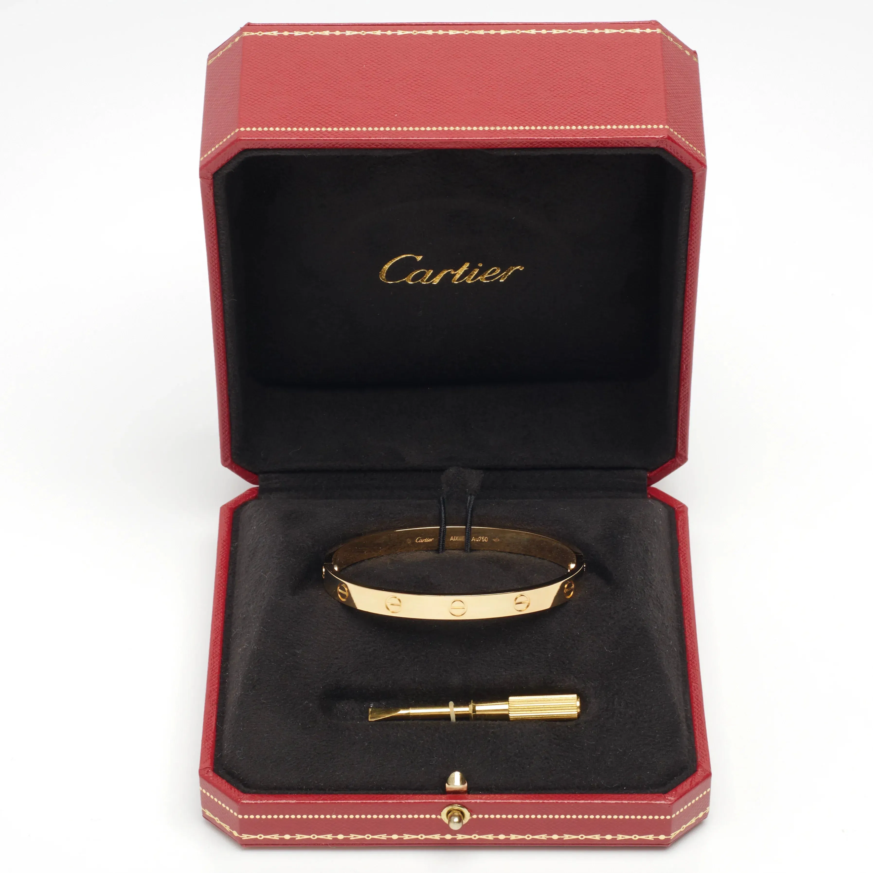 Bracelet Cartier Love en or jaune taille 18 sold by 58 Facettes product image thumbnail 3