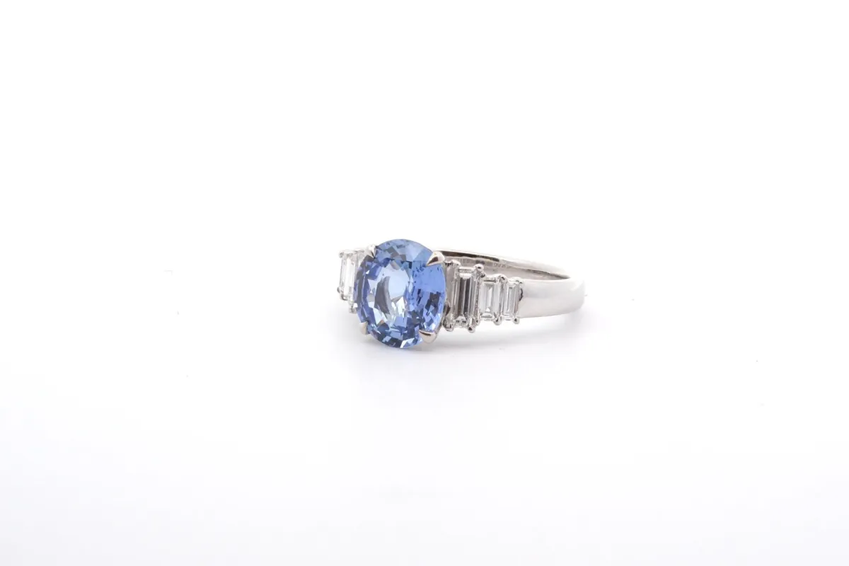 Bague or blanc saphir de ceylan et diamants sold by 58 Facettes