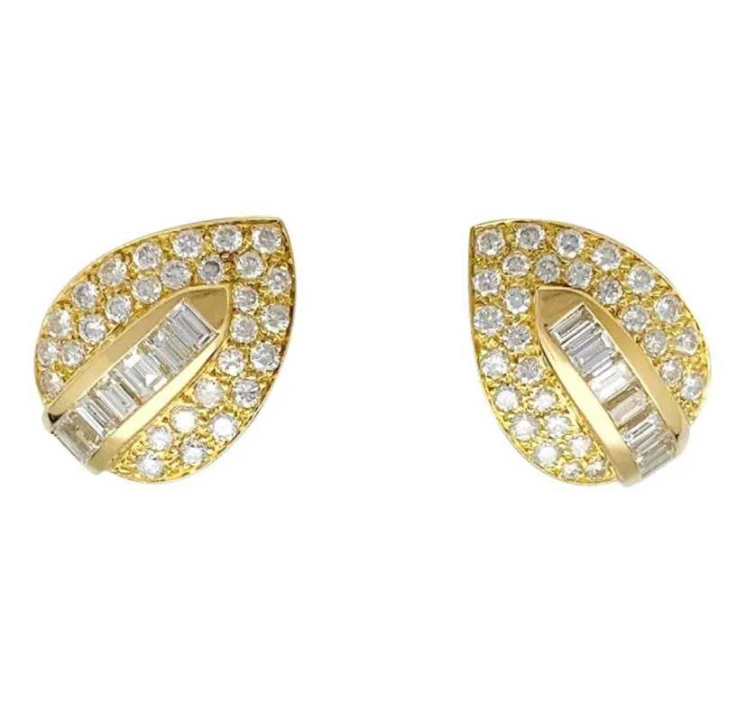 Boucles d'oreilles "Feuilles" en or jaune et diamants. sold by 58 Facettes
