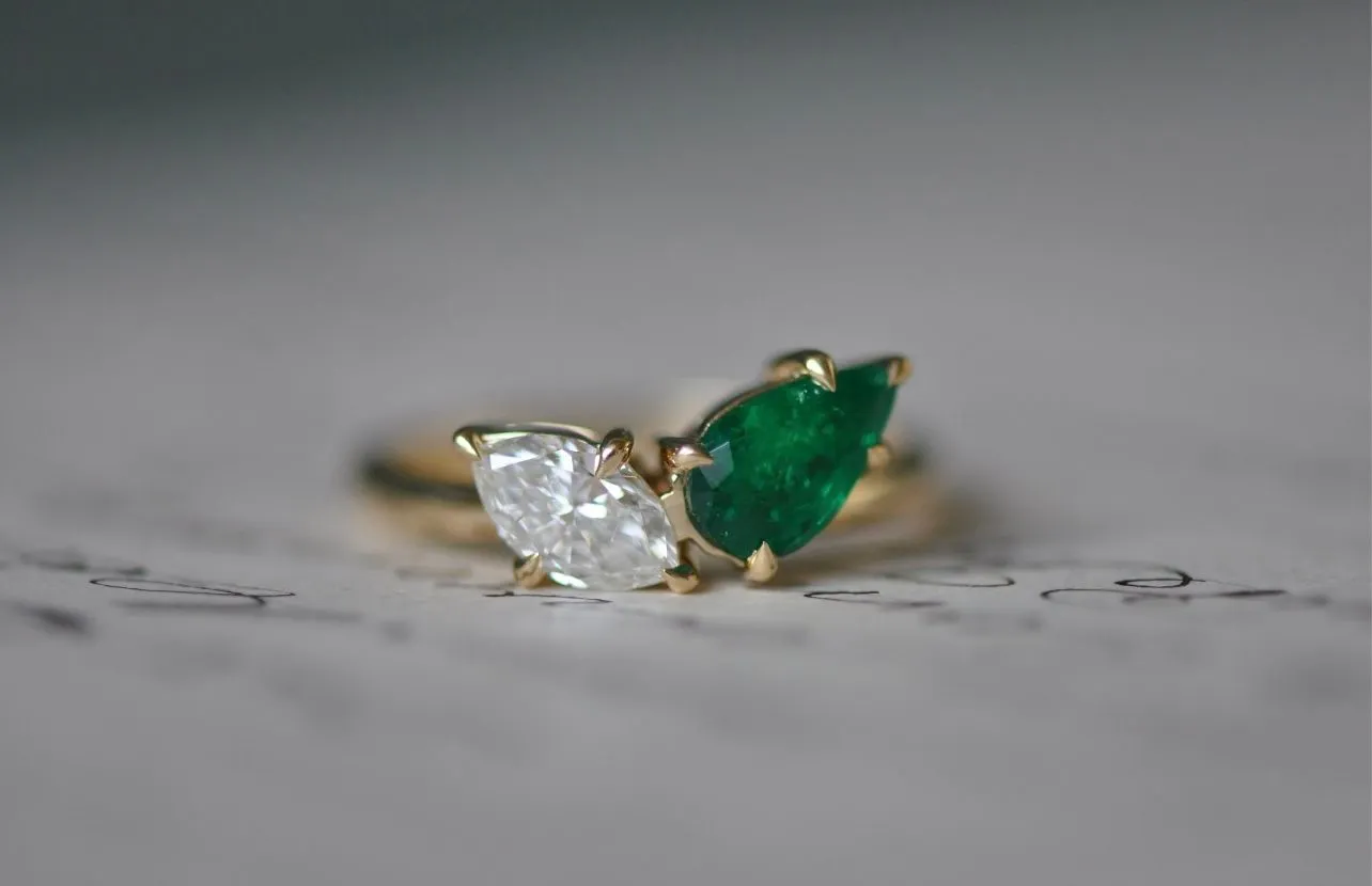 Bague vintage en or jaune avec émeraude et diamants Colombiam sold by 58 Facettes product image thumbnail 2