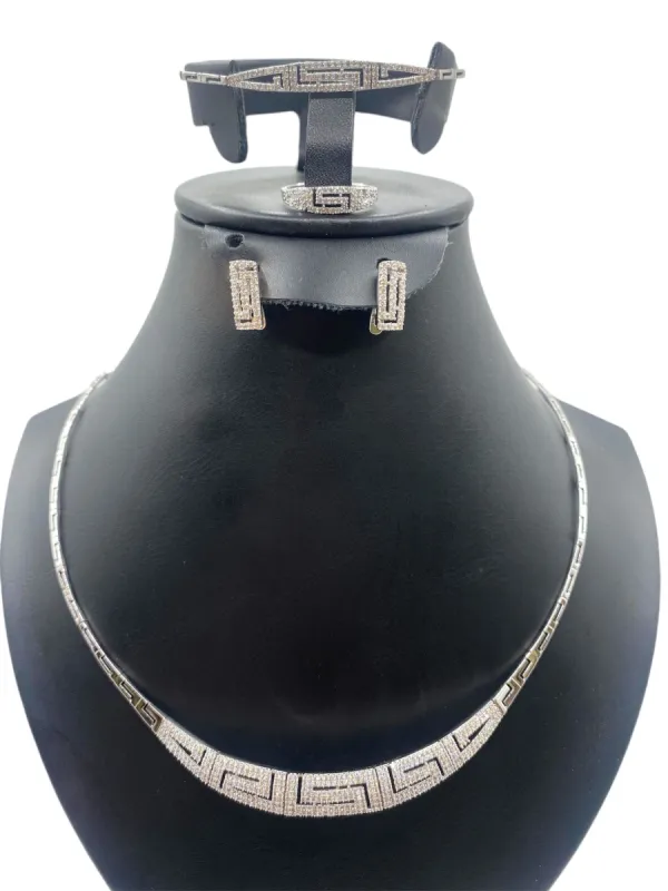 Parure or gris diamants sold by 58 Facettes