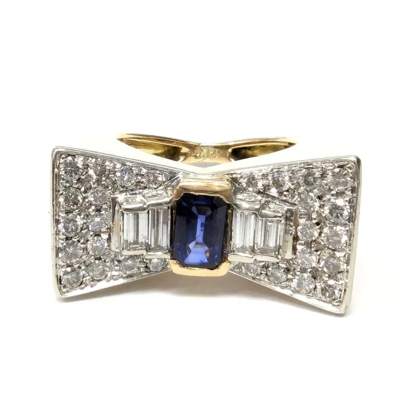 Bague en or jaune et blanc avec saphir central et diamants sold by 58 Facettes
