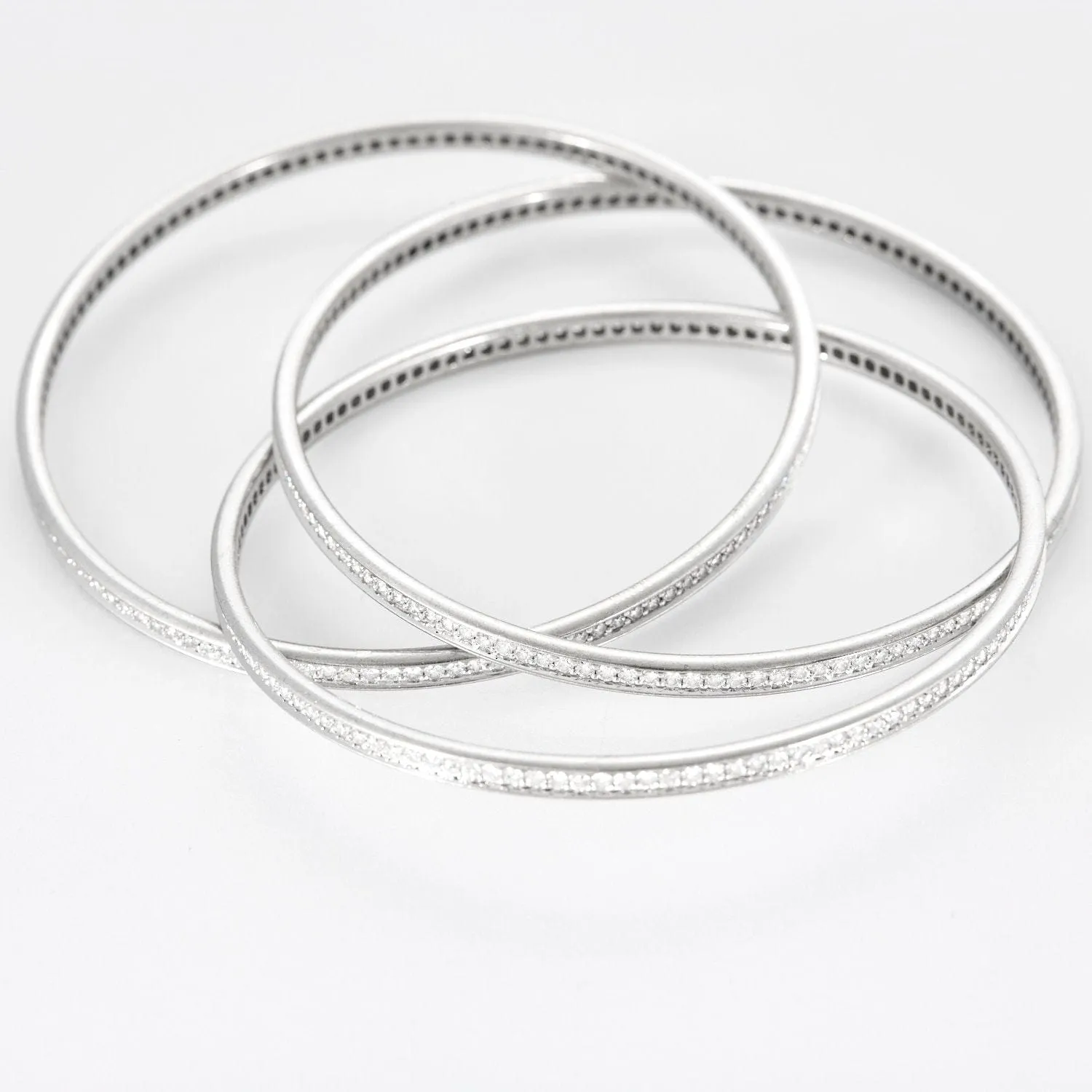 Cartier Trinity - Bracelet en or blanc 18 carats et diamants sold by 58 Facettes product image thumbnail 5