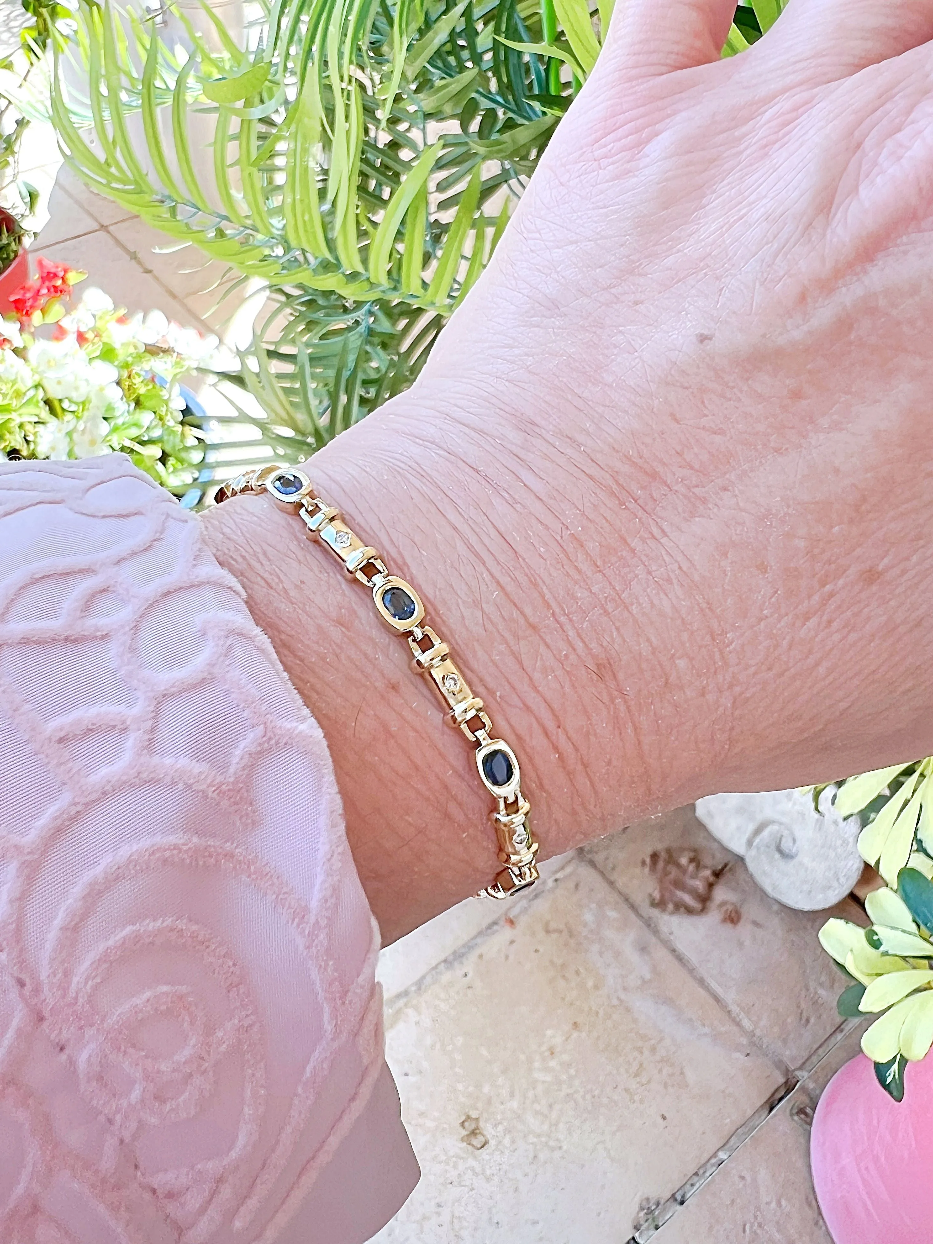 Bracelet or jaune saphirs et diamants sold by 58 Facettes product image thumbnail 3