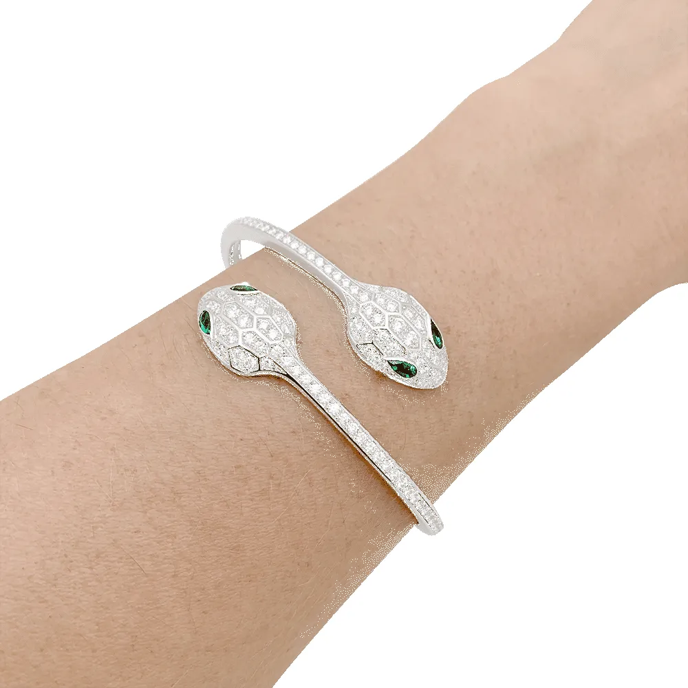 Bracelet Bulgari "Serpenti Seduttori" or blanc, diamants, émeraudes. sold by 58 Facettes product image thumbnail 4