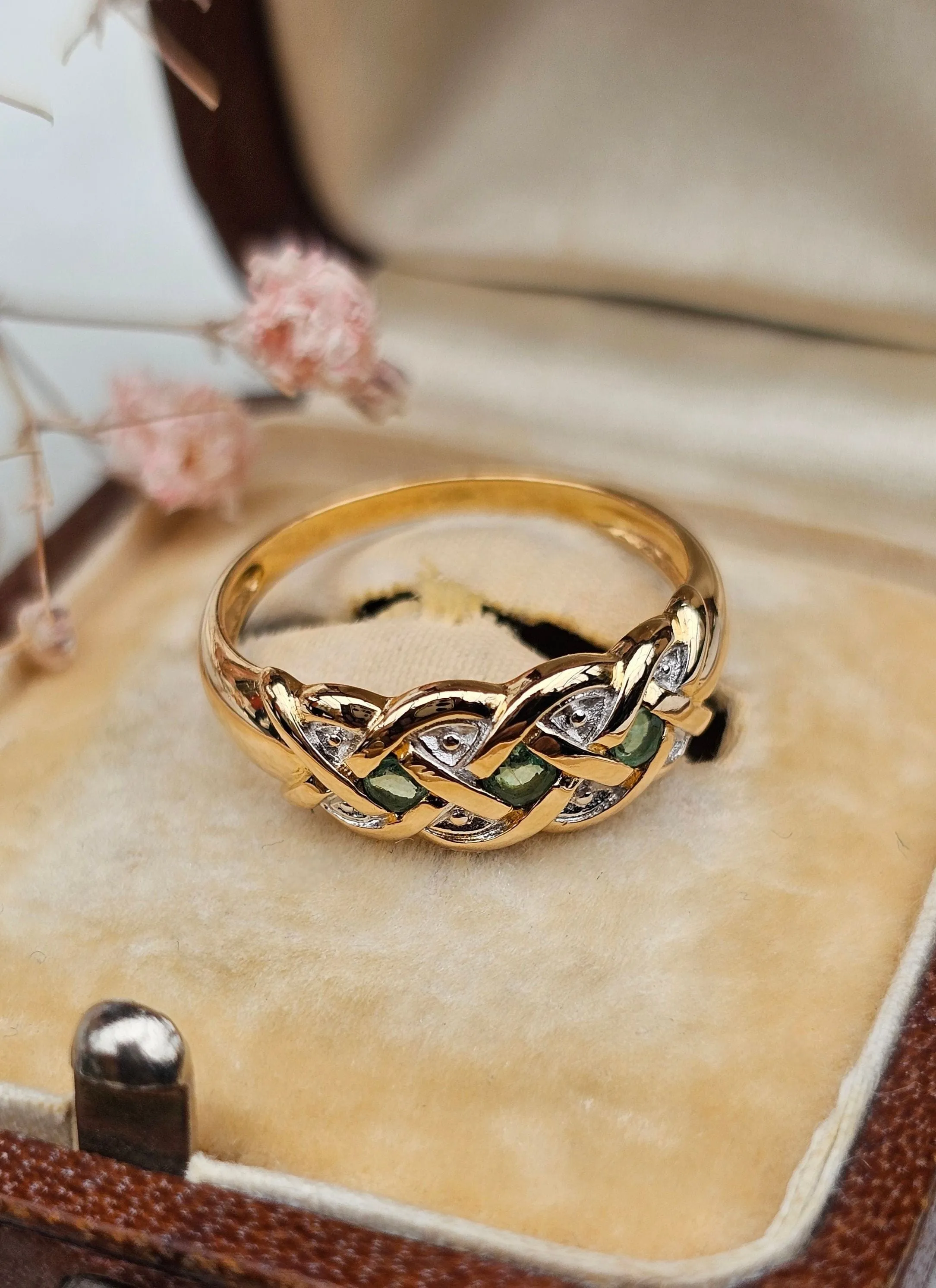 Bague vintage or jaune émeraudes sold by 58 Facettes product image thumbnail 4