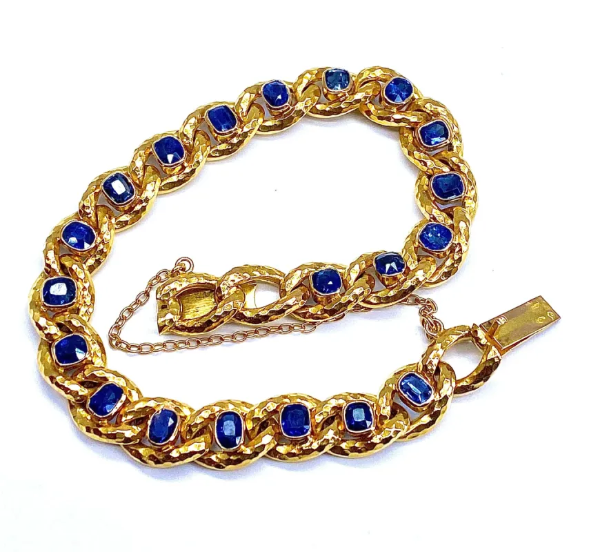 Bracelet en or jaune orné de 20 saphirs de Ceylan sold by 58 Facettes