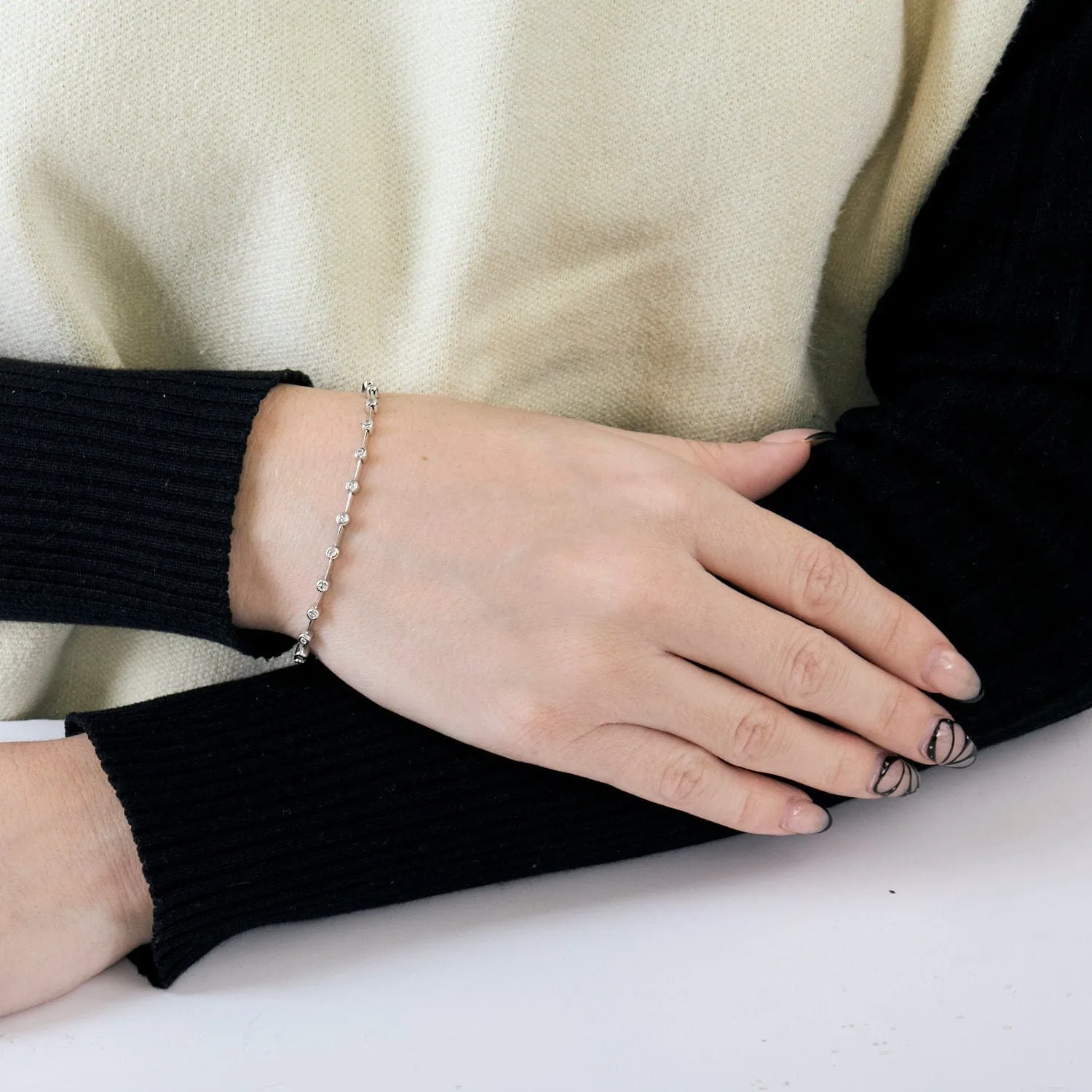 Bracelet rivière or blanc diamants sold by 58 Facettes product image thumbnail 3