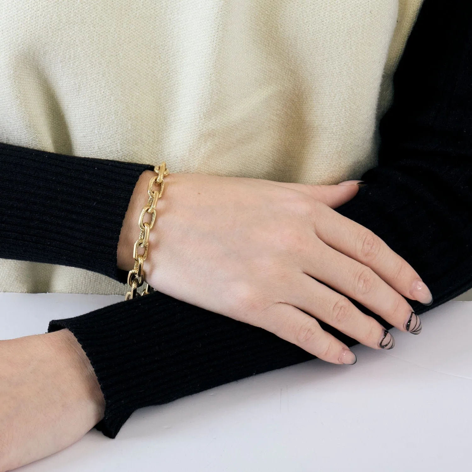 Boucheron - Bracelet vintage deux tons en or jaune 750 sold by 58 Facettes product image thumbnail 3