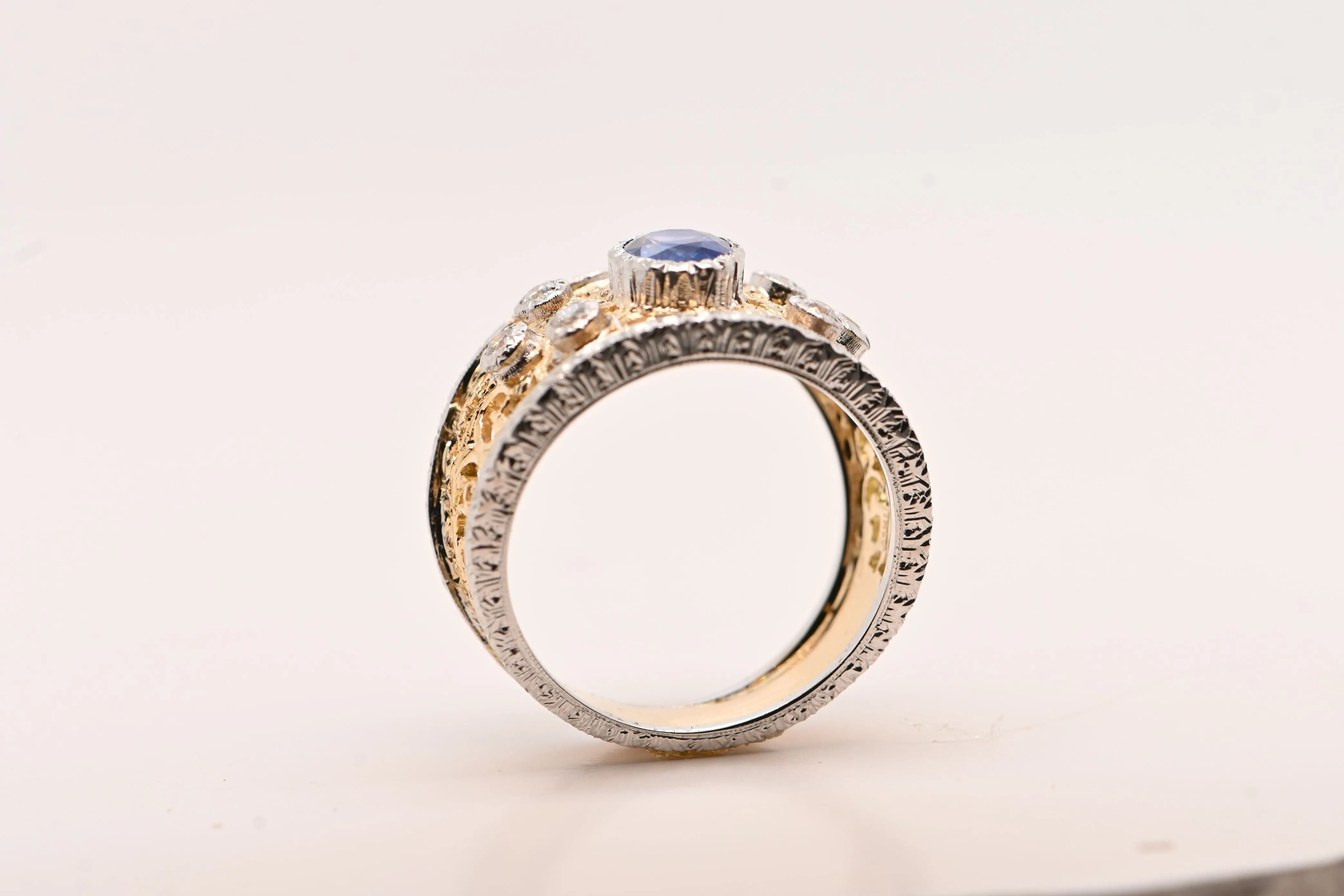 Bague saphir 0,95 carats, diamants, or bicolore sold by 58 Facettes product image thumbnail 2