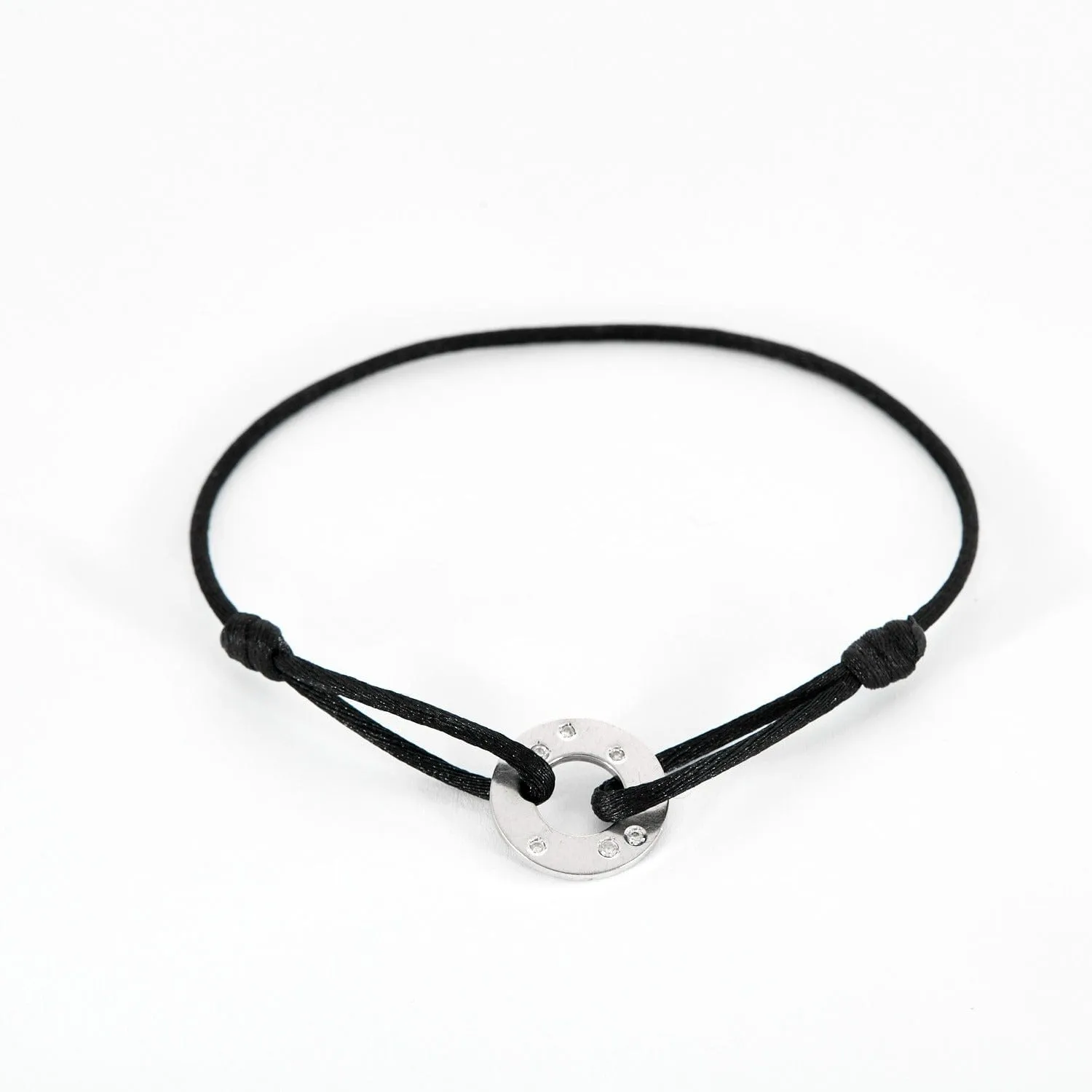 DINH VAN - Cible R16 - Bracelet sur cordon en Or blanc et Diamants sold by 58 Facettes product image thumbnail 2