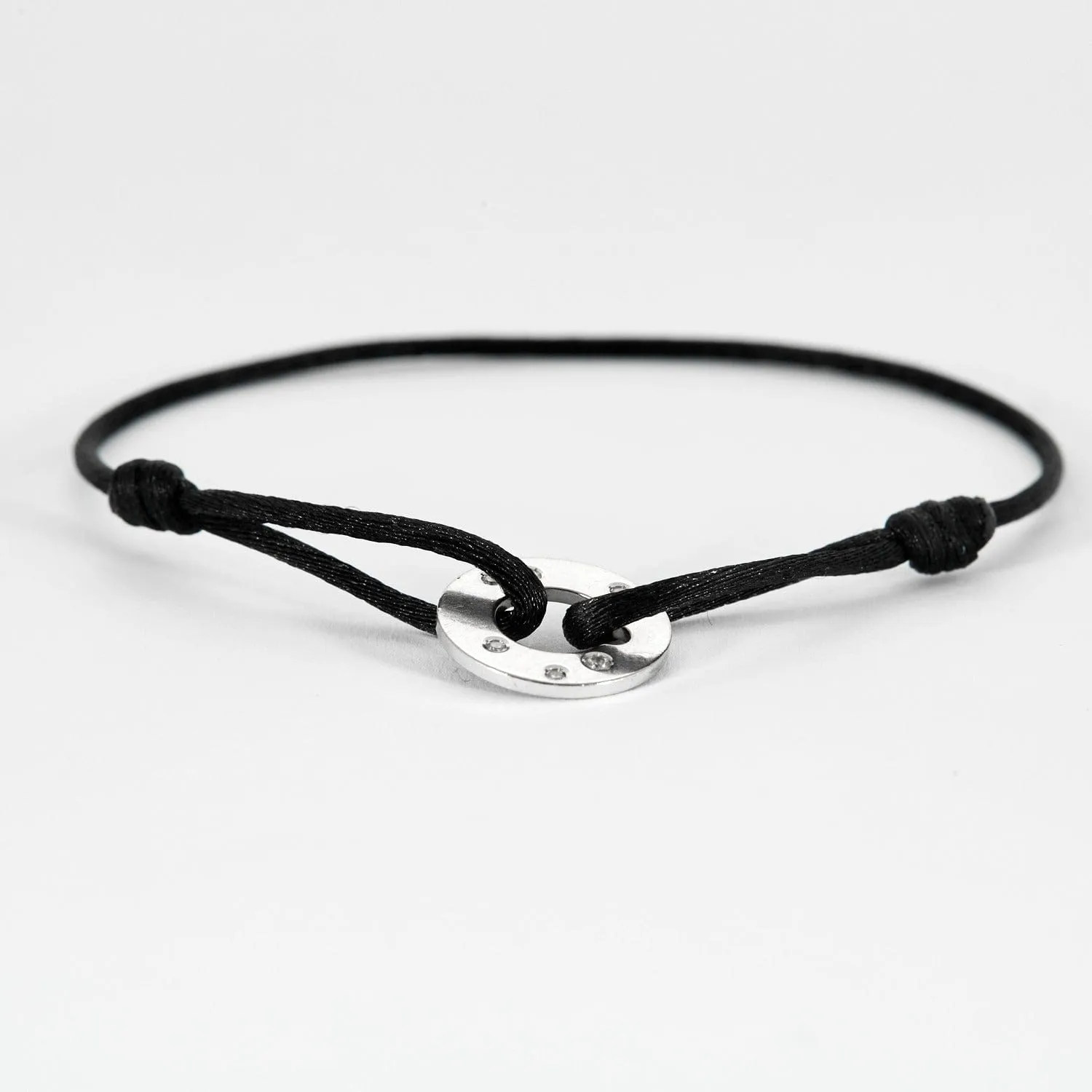 DINH VAN - Cible R16 - Bracelet sur cordon en Or blanc et Diamants sold by 58 Facettes product image thumbnail 5