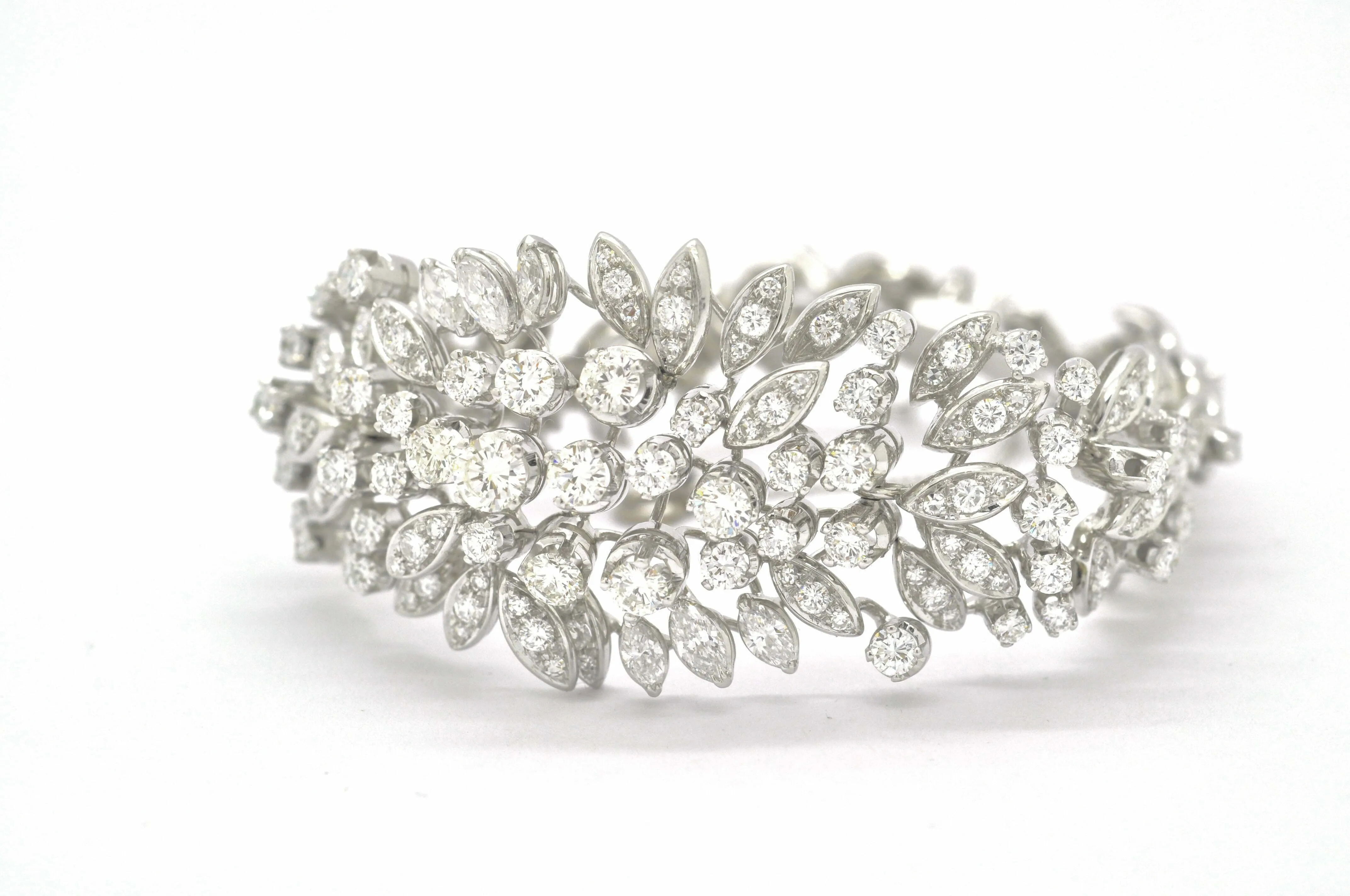 Bracelet en or blanc avec diamants de 6,30 ct sold by 58 Facettes product image thumbnail 3