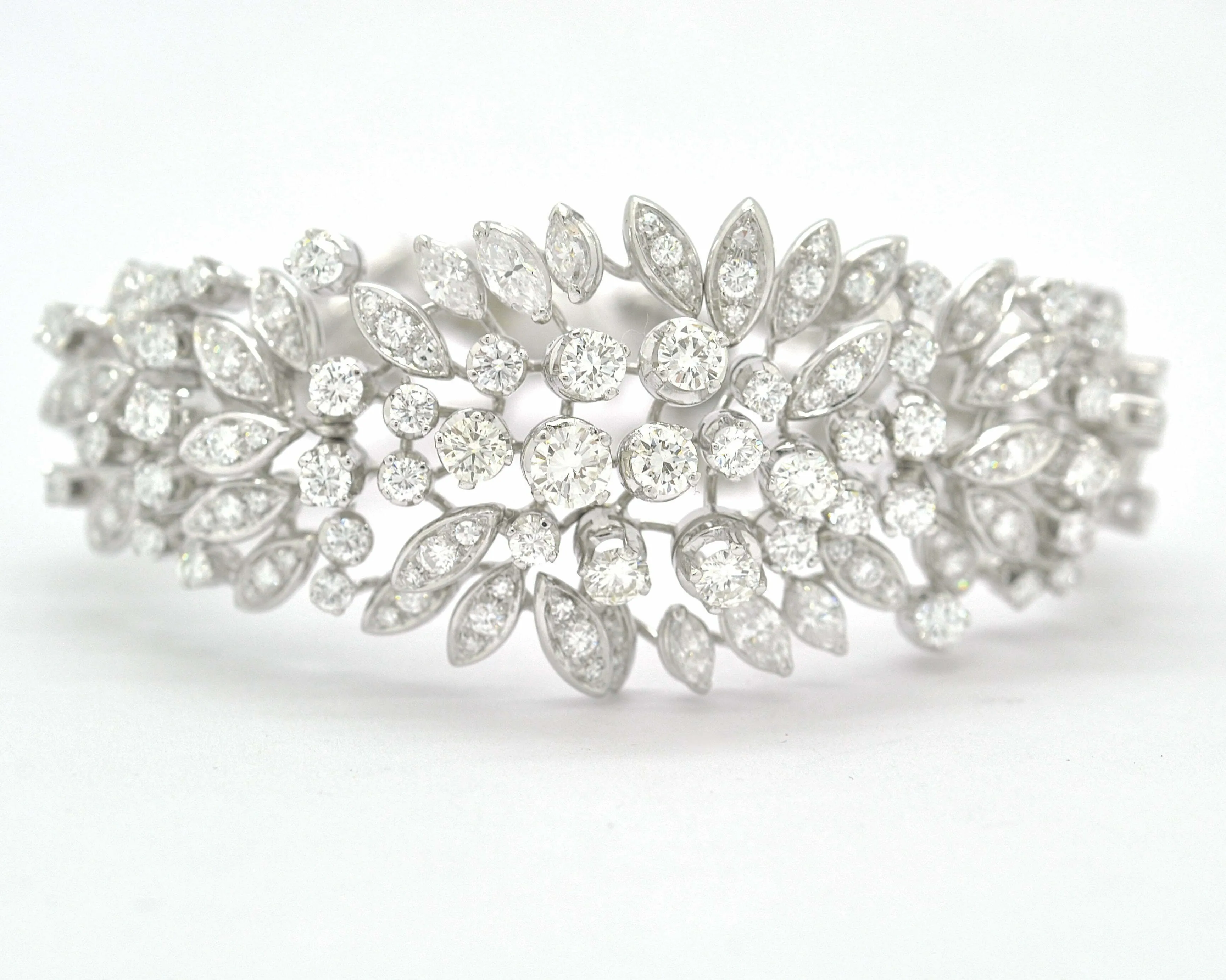 Bracelet en or blanc avec diamants de 6,30 ct sold by 58 Facettes