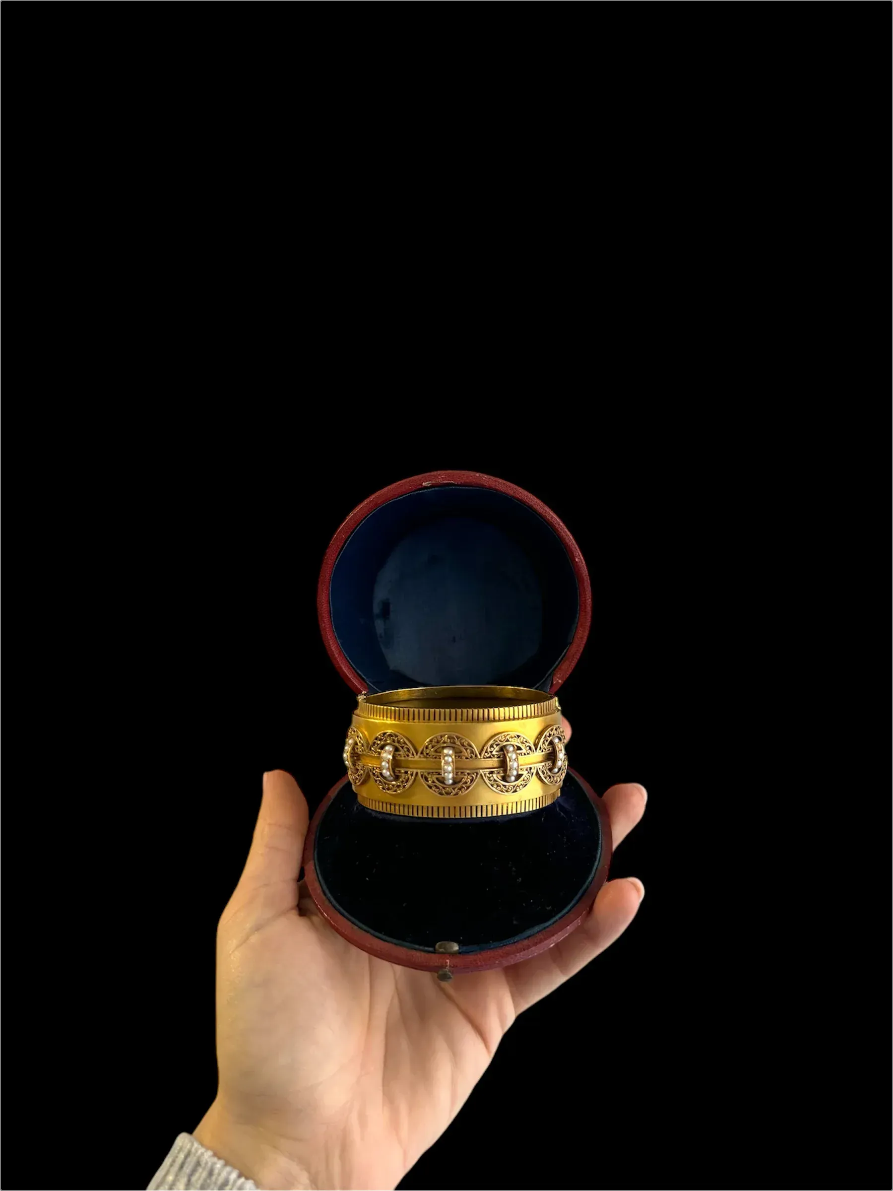 Bracelet jonc fin XIXe siècle en or jaune 18k et perles sold by 58 Facettes product image thumbnail 4