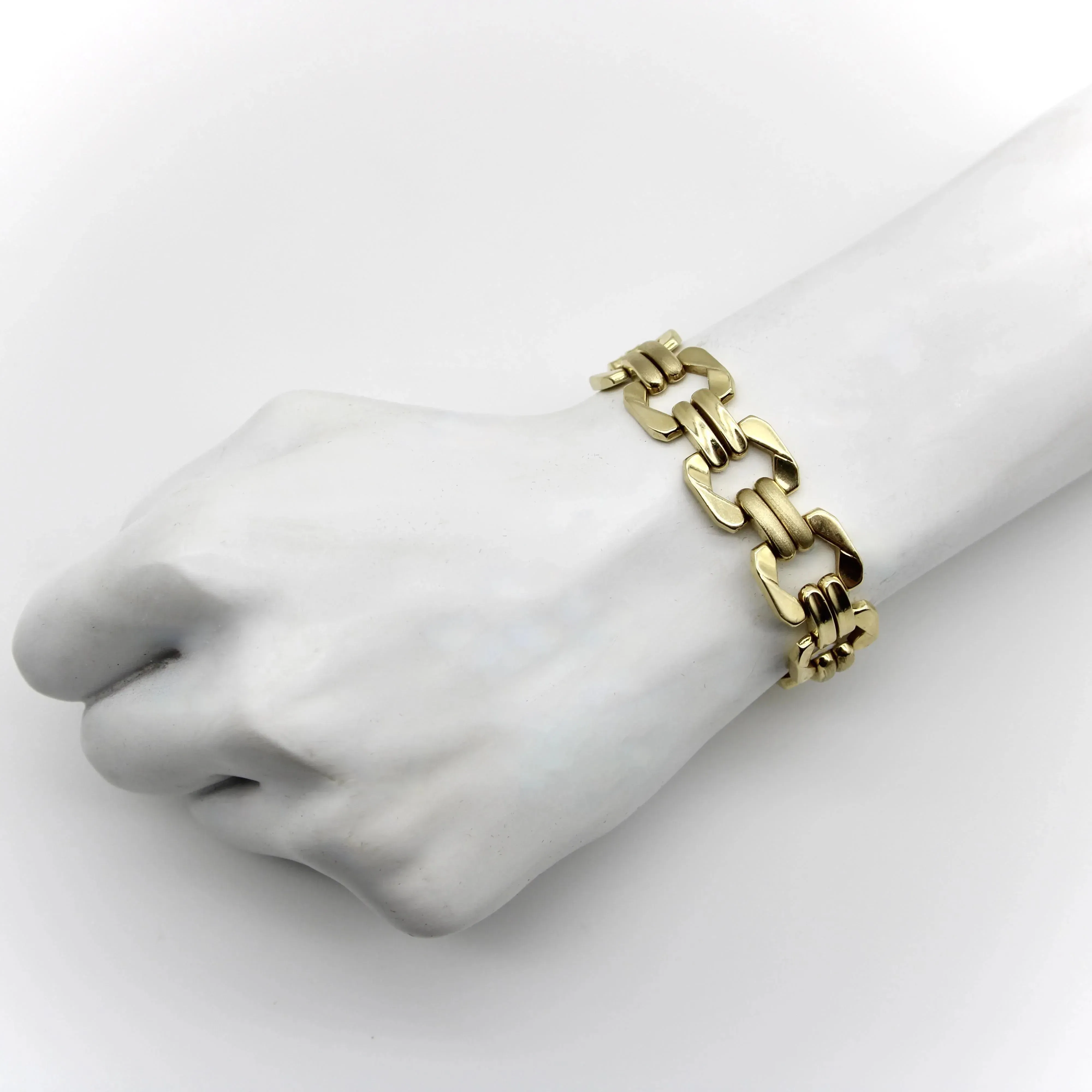 Bracelet vintage à maillons alternés en or 14 carats sold by 58 Facettes product image thumbnail 2