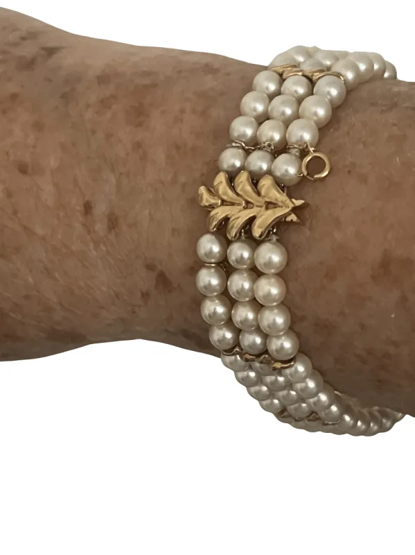 Bracelet 3 Rangs Perles Akoya et Or Jaune sold by 58 Facettes