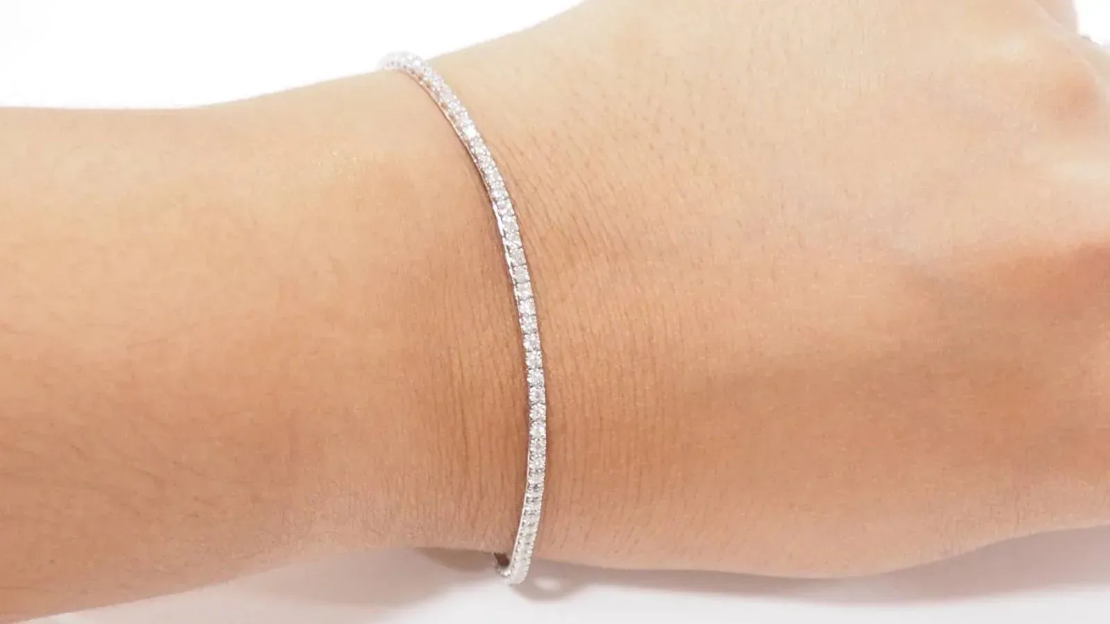 Bracelet rivière en or blanc et diamants 1ct sold by 58 Facettes product image thumbnail 3