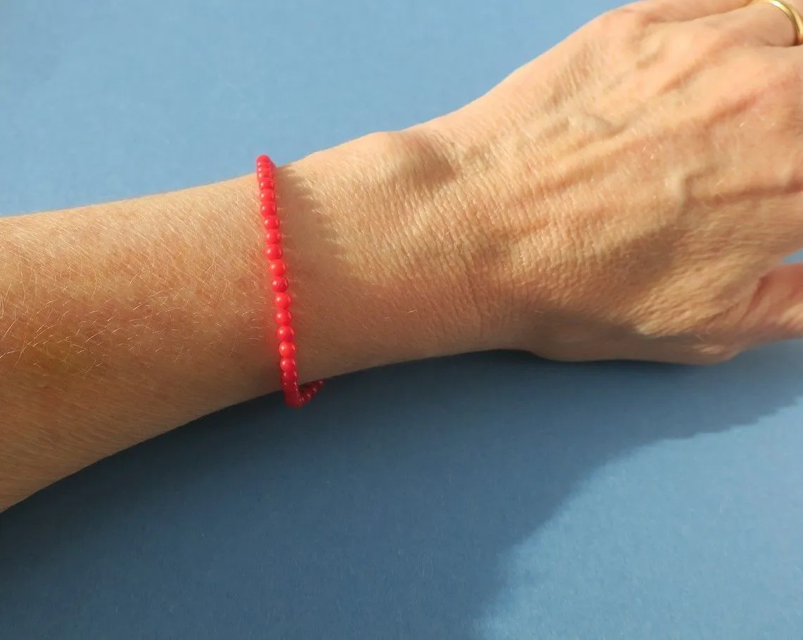 Bracelet perles corail rouge vintage fermoir or sold by 58 Facettes product image thumbnail 2