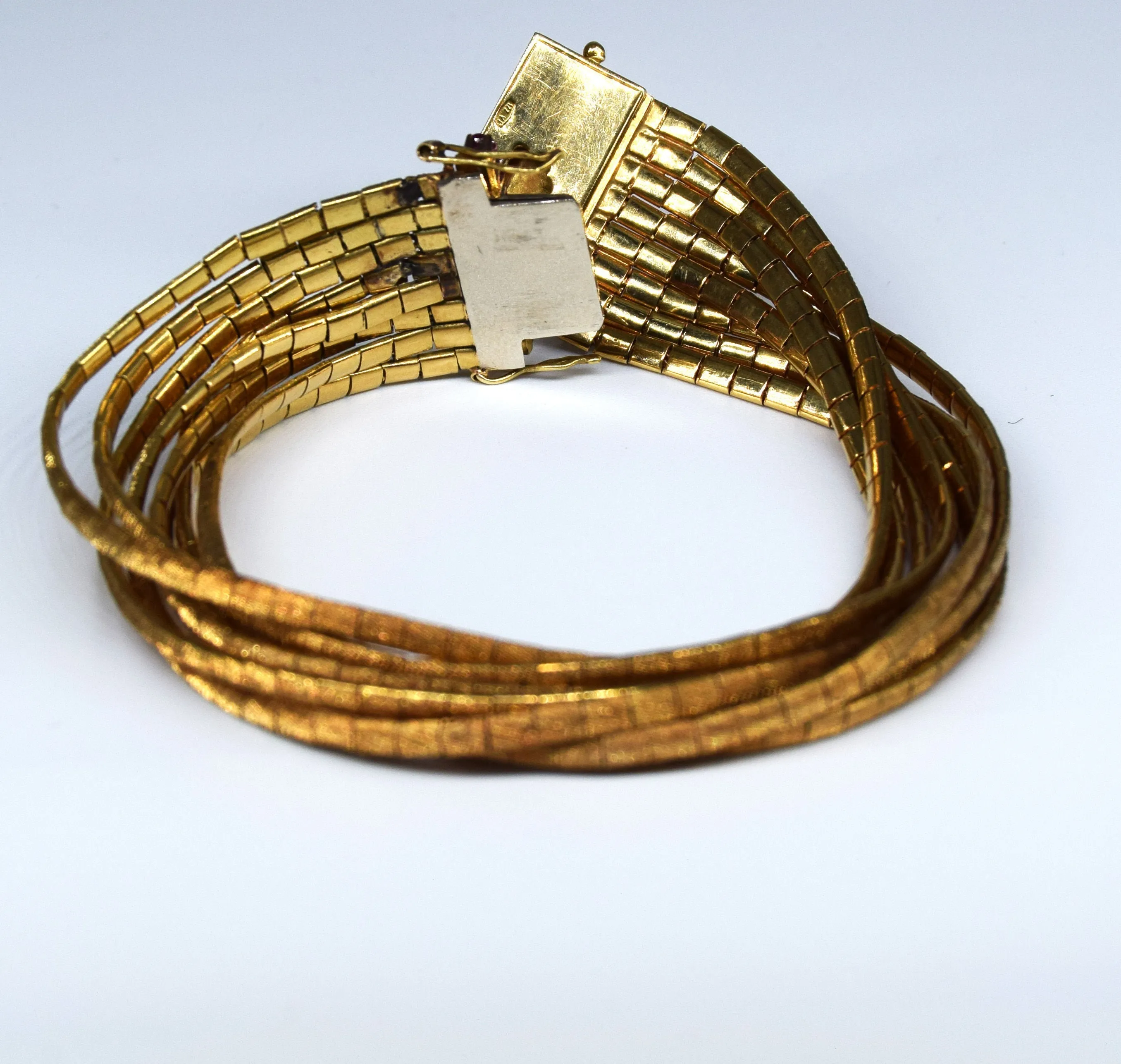 Bracelet vintage des années 80 en or jaune 18 carats et rubis sold by 58 Facettes product image thumbnail 3