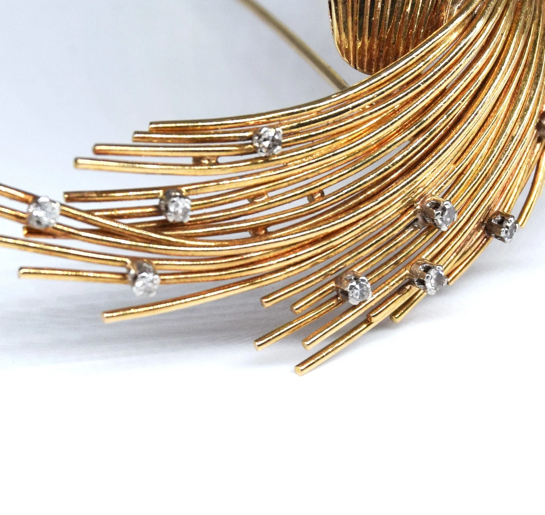 Broche vintage or jaune diamants saphirs sold by 58 Facettes product image thumbnail 4