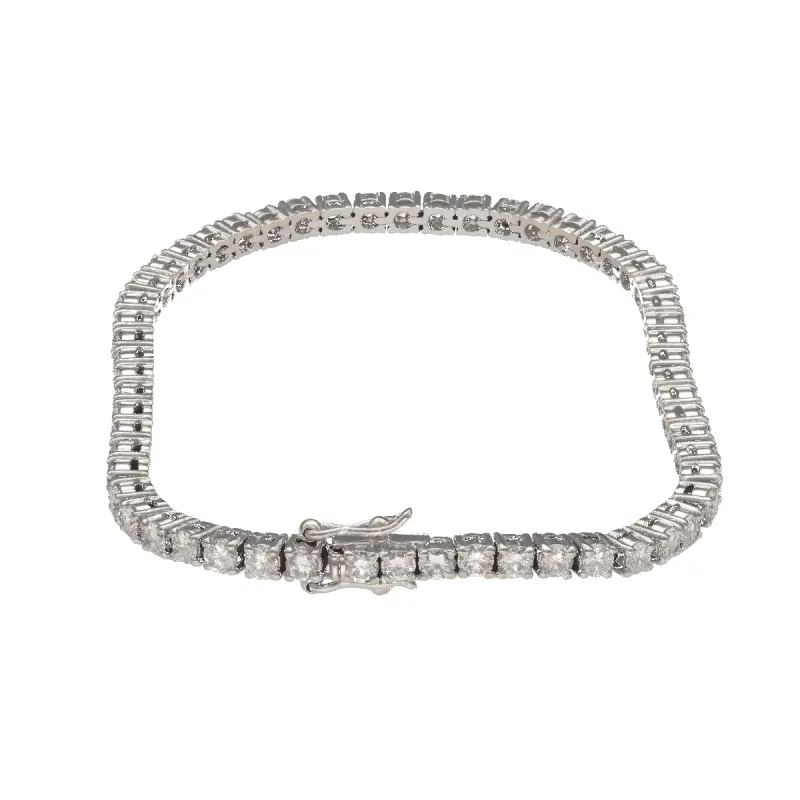 Bracelet ligne tennis serti de 4,50 Cts de diamants en or blanc. sold by 58 Facettes