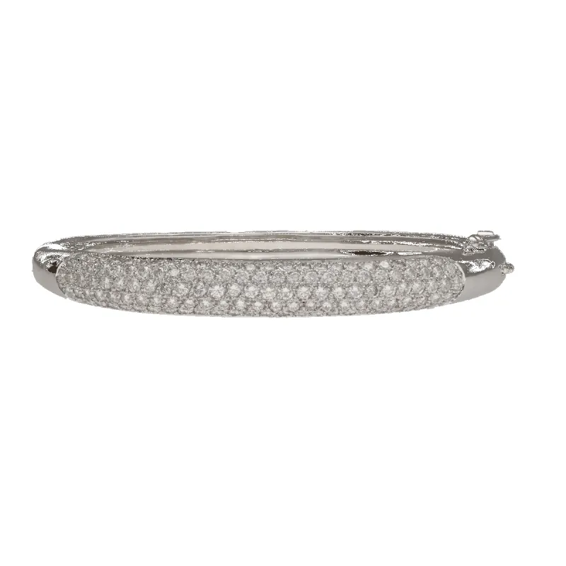 Bracelet rigide ouvrant en or blanc serti de 5,0 Cts de diamants sold by 58 Facettes