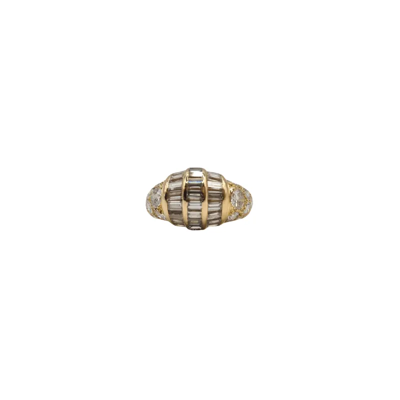 Bague or jaune sertie de diamants ronds et baguettes sold by 58 Facettes