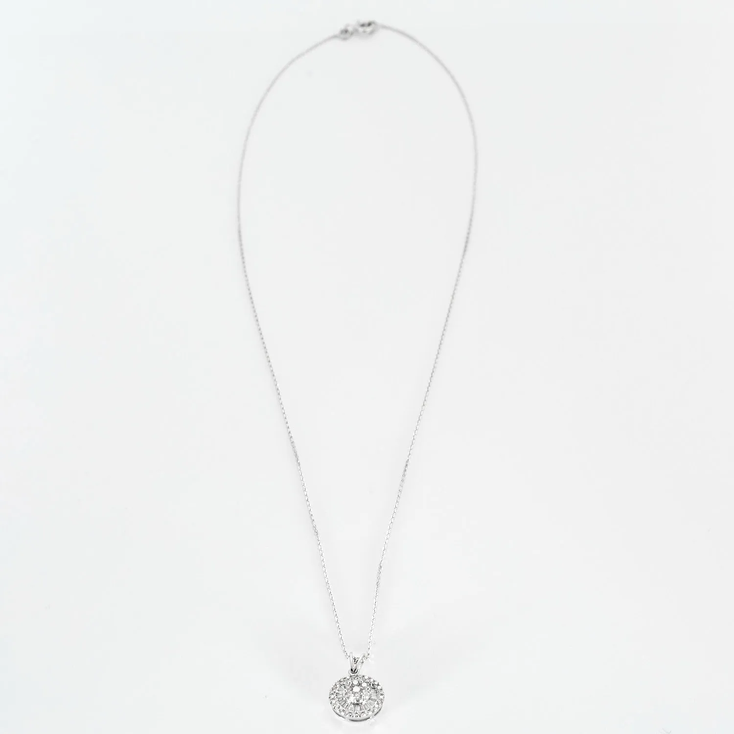 Pendentif circulaire en or blanc et diamants sold by 58 Facettes product image thumbnail 4