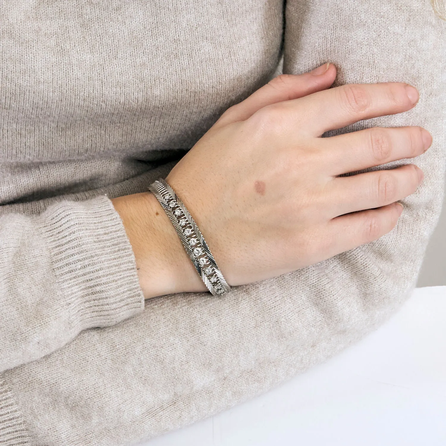 Bracelet vintage or blanc et diamants sold by 58 Facettes product image thumbnail 3