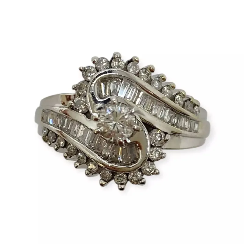 Bague or blanc et diamants sold by 58 Facettes