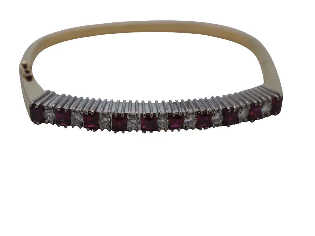 Bracelet or jaune, saphirs rouge et diamants sold by 58 Facettes