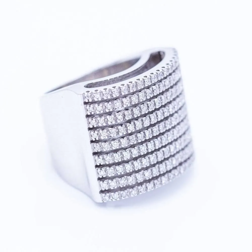 Bague pavée en or blanc et diamants sold by 58 Facettes product image thumbnail 4