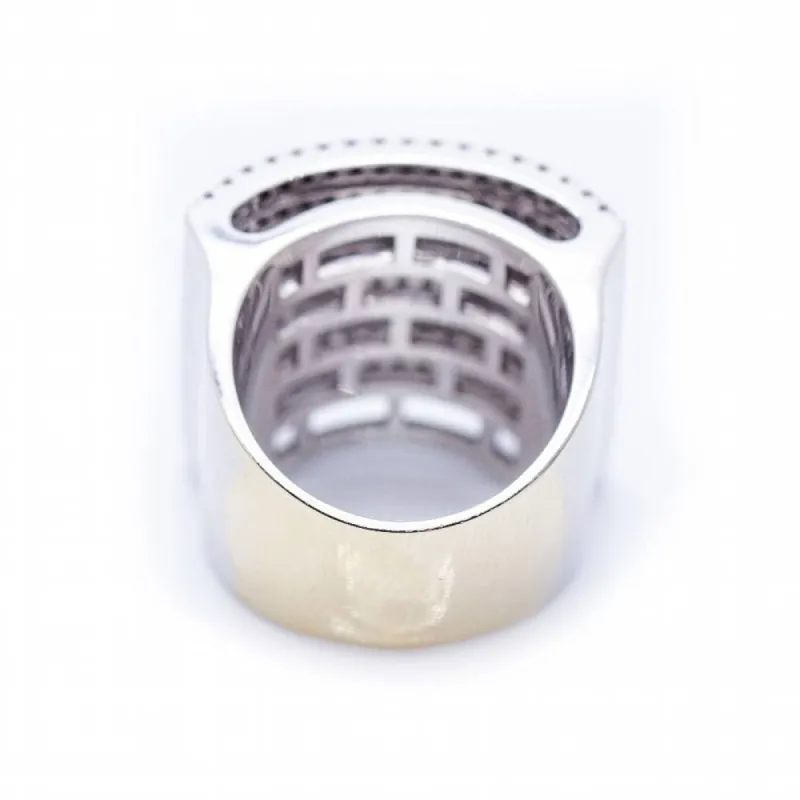 Bague pavée en or blanc et diamants sold by 58 Facettes