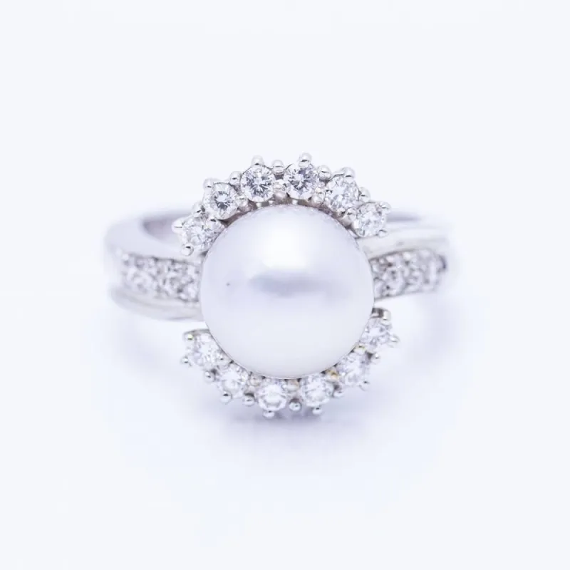 Bague en or avec perle naturelle et diamants sold by 58 Facettes