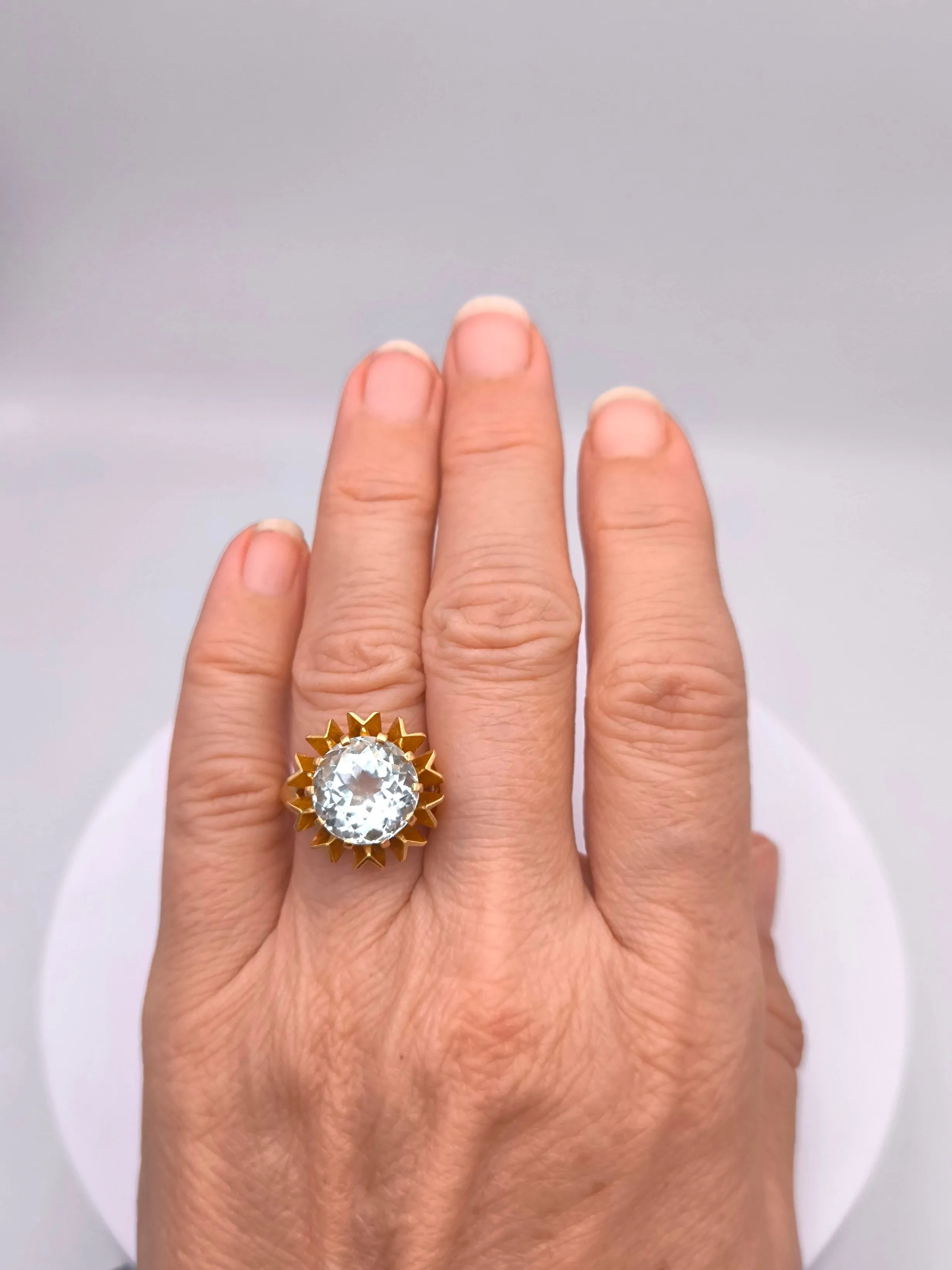 Bague cocktail en or jaune ornée d'une importante Aigue marine sold by 58 Facettes product image thumbnail 3