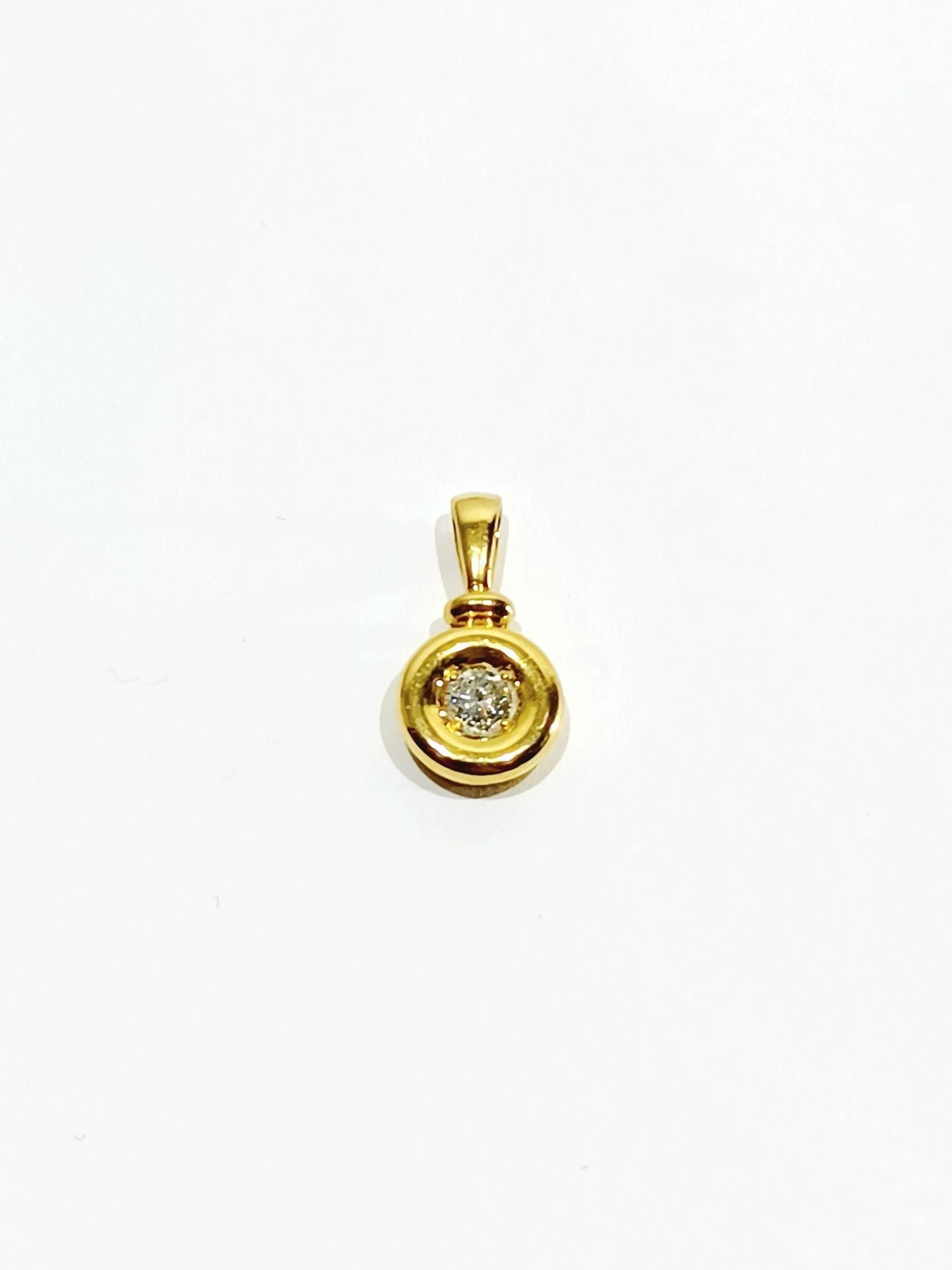 Pendentif en or jaune et diamant sold by 58 Facettes product image thumbnail 4