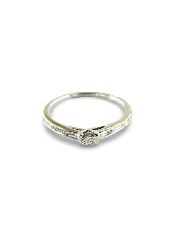 Bague solitaire or blanc et diamants sold by 58 Facettes