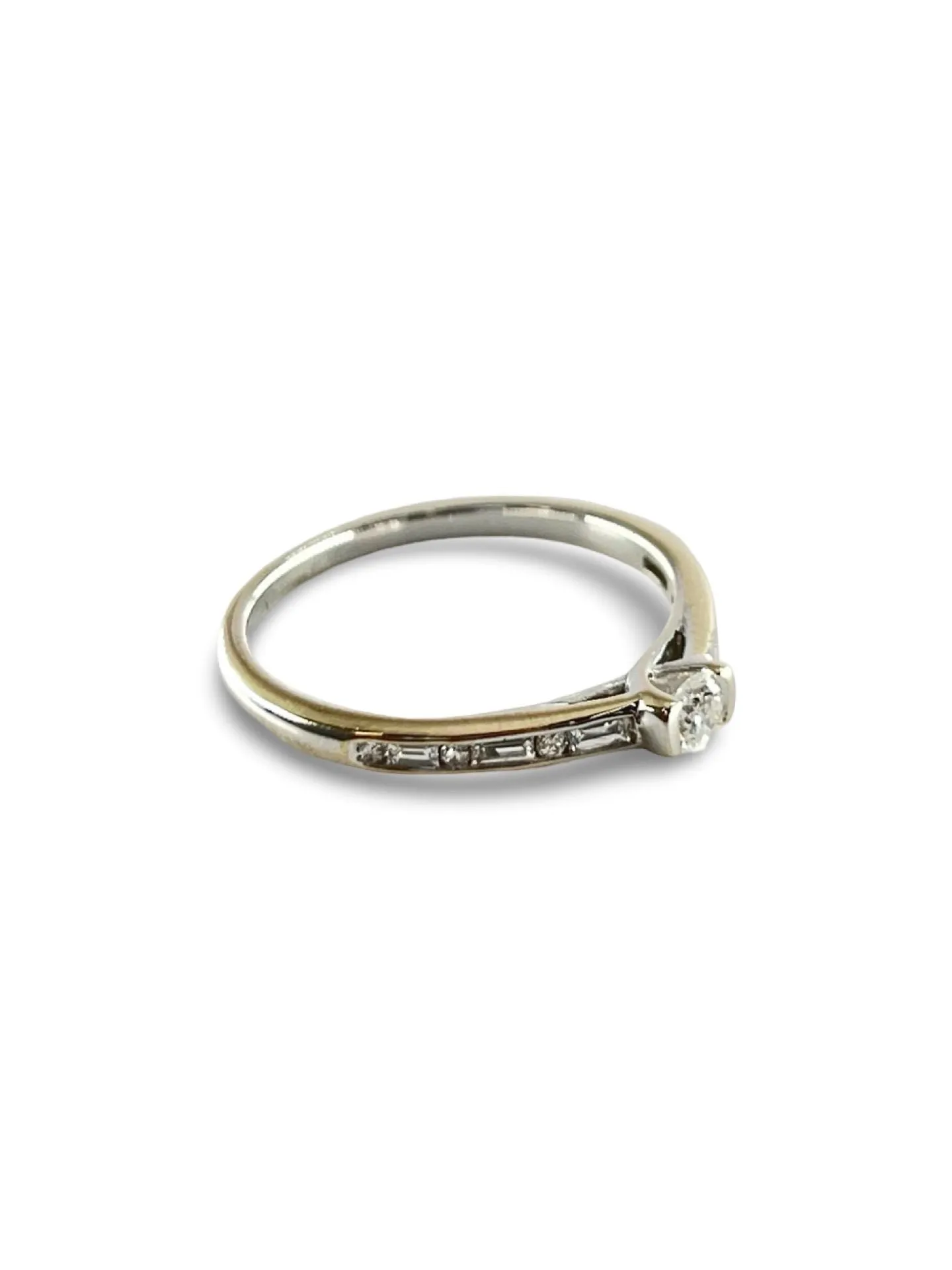 Bague solitaire en or blanc 18K et diamants sold by 58 Facettes product image thumbnail 2