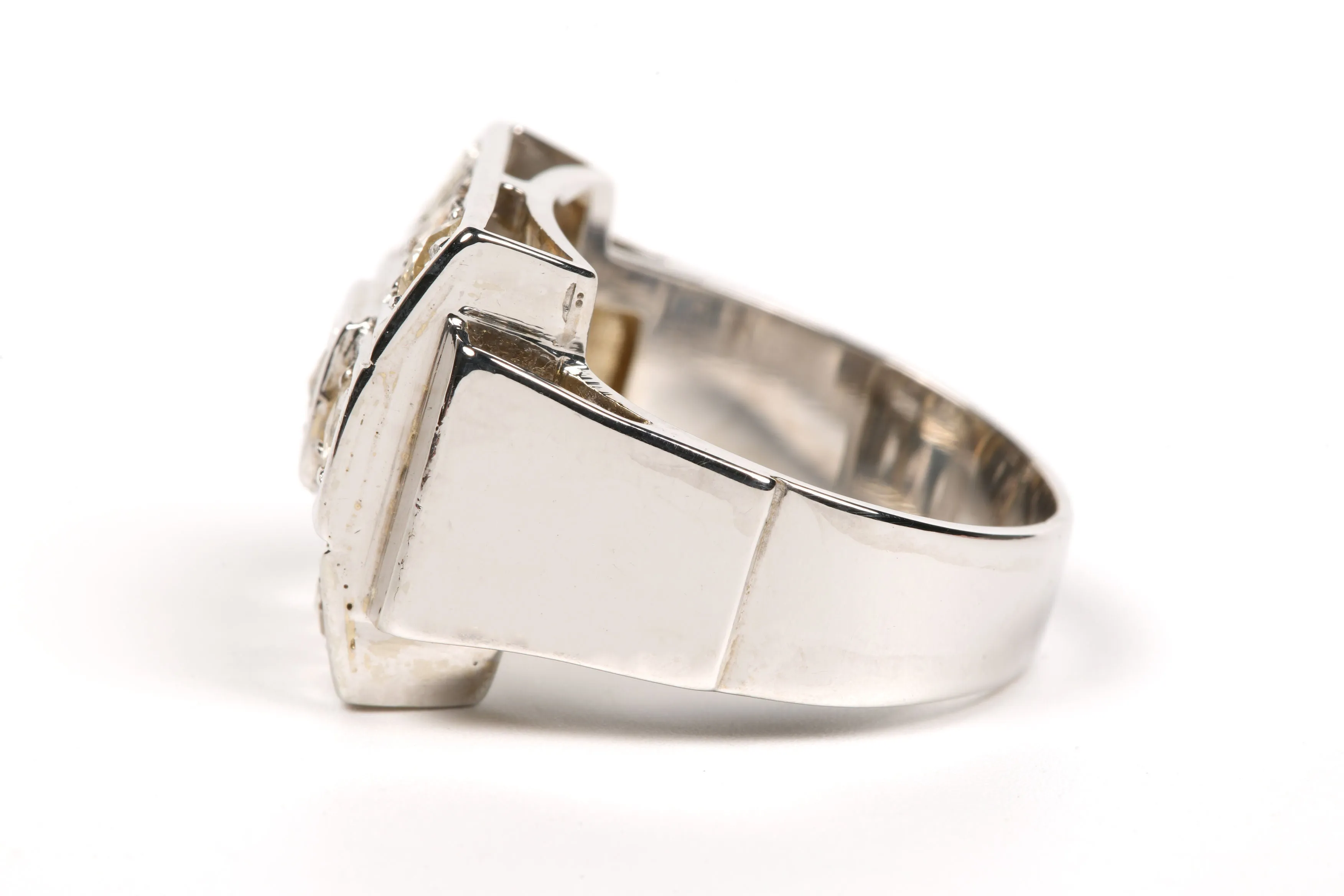 Bague "tank" Art Déco en or blanc sertie de diamants sold by 58 Facettes product image thumbnail 3