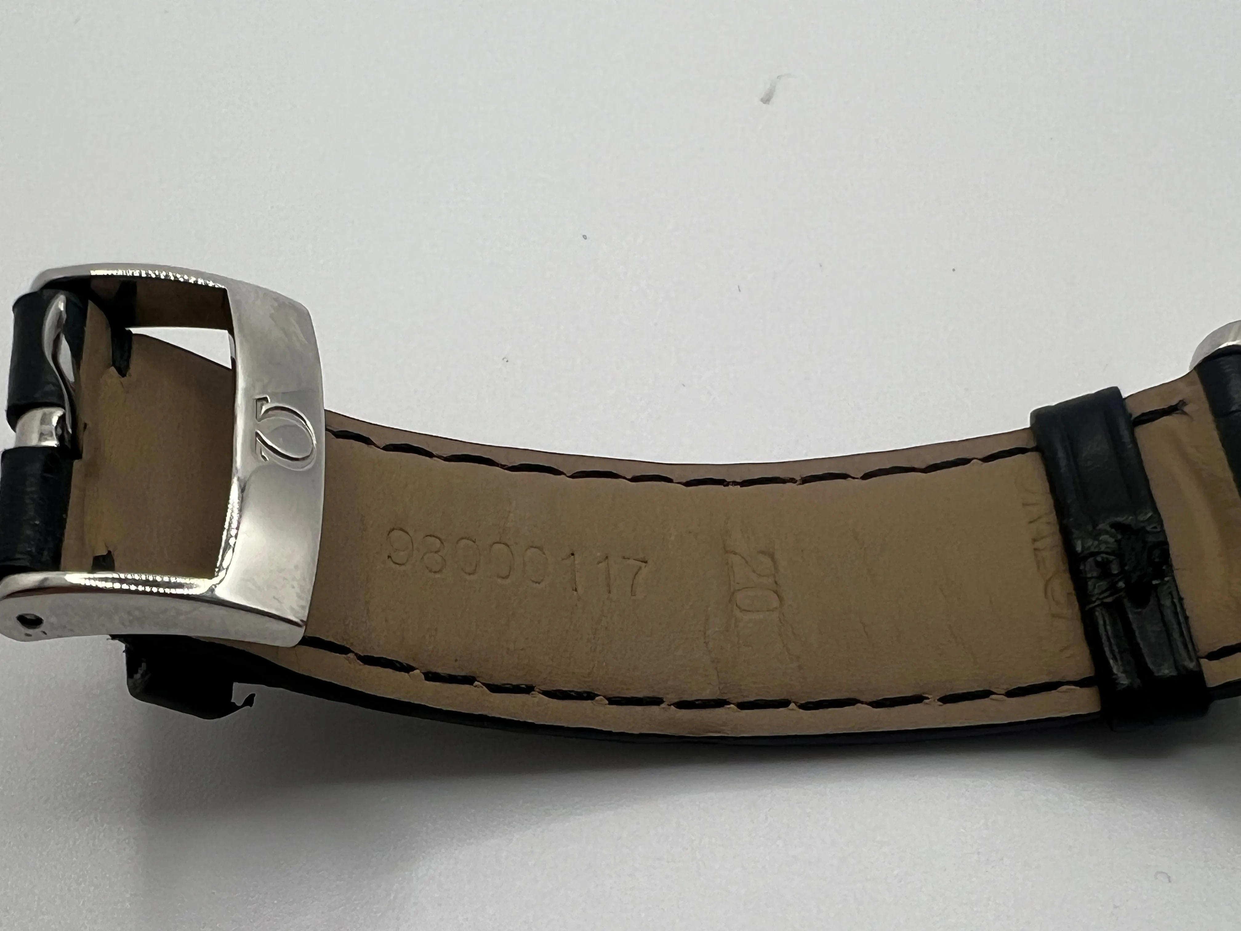 Omega DeVille Co-Axial sold by 58 Facettes product image thumbnail 5