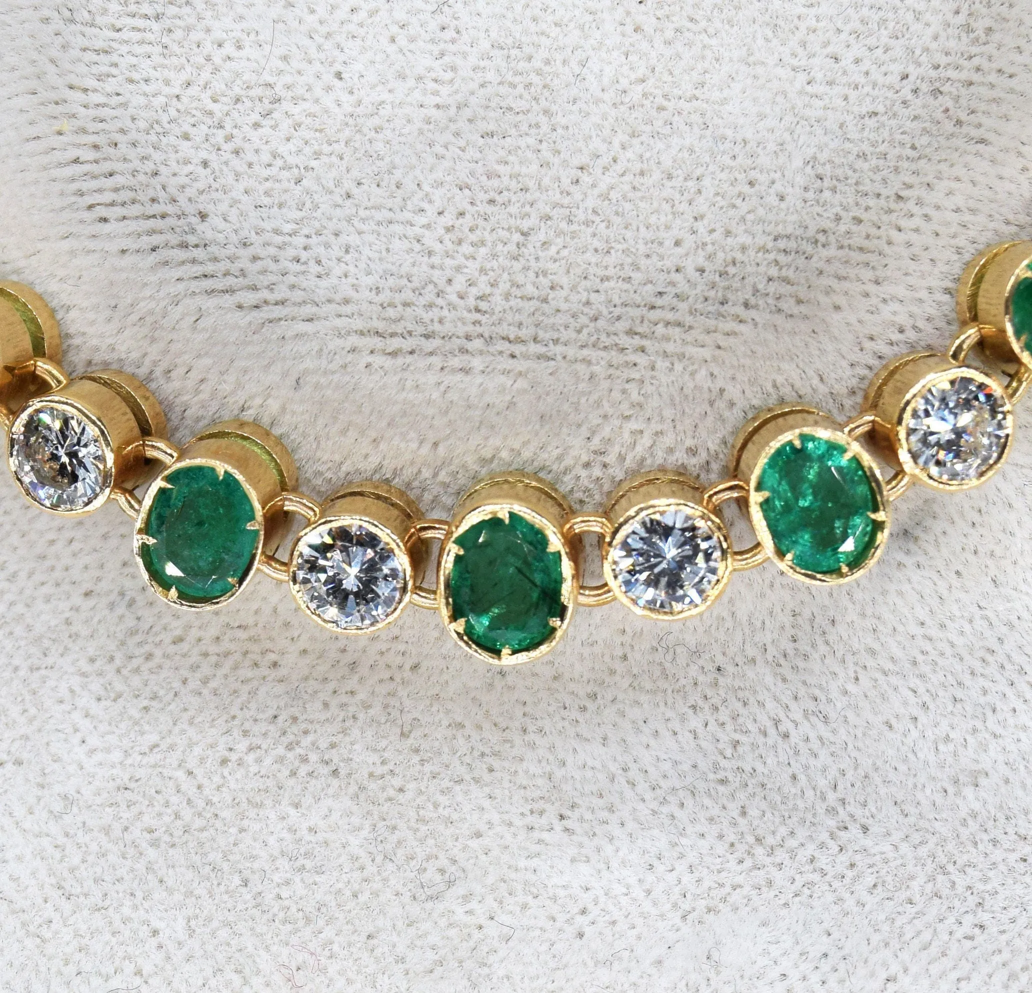 Bracelet vintage en diamants et émeraudes sold by 58 Facettes product image thumbnail 5