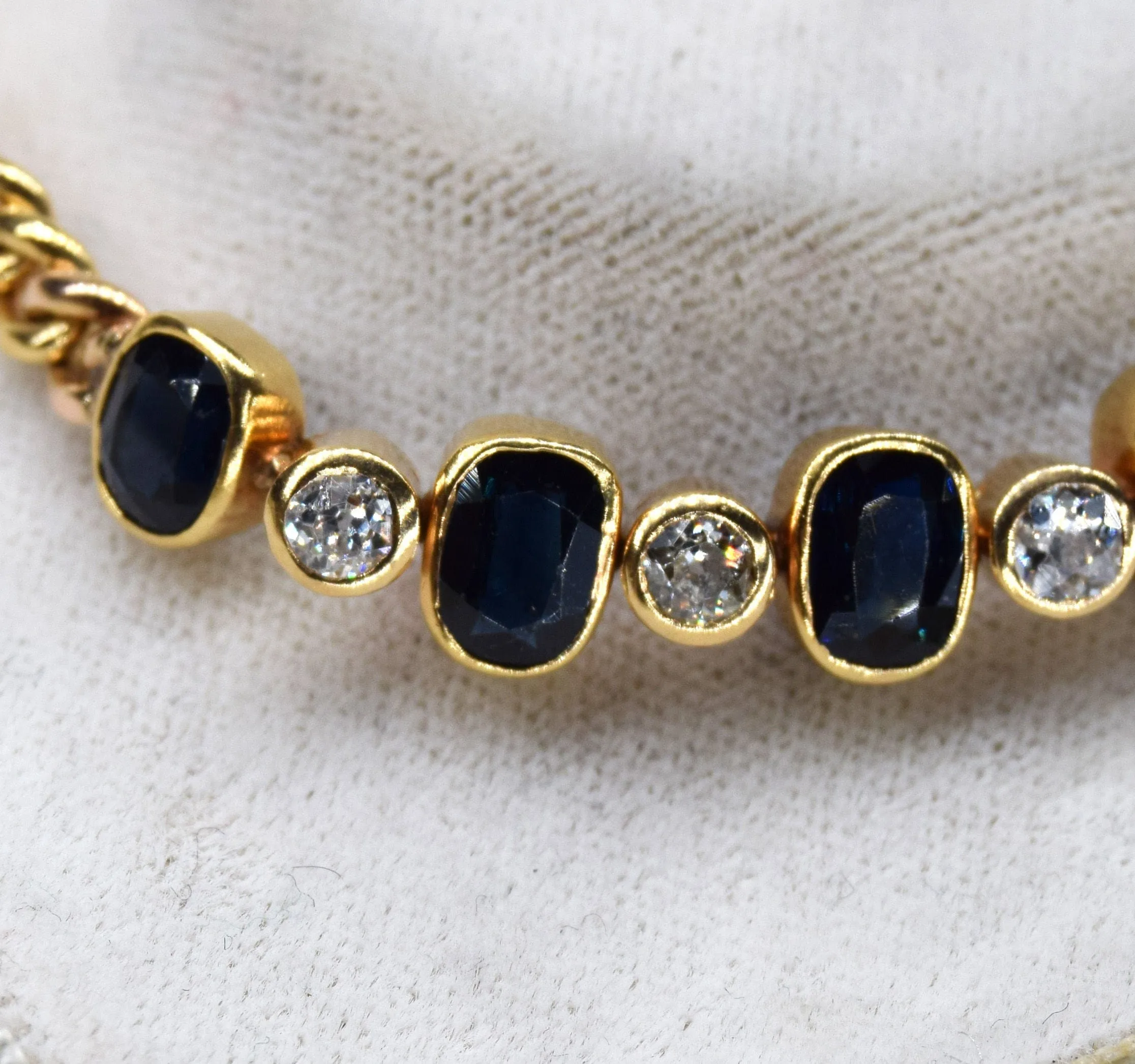 Bracelet vintage or jaune diamants saphirs sold by 58 Facettes product image thumbnail 5