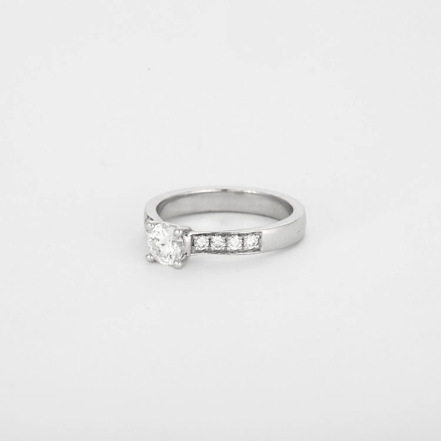 Solitaire or blanc orné de diamants sold by 58 Facettes product image thumbnail 4