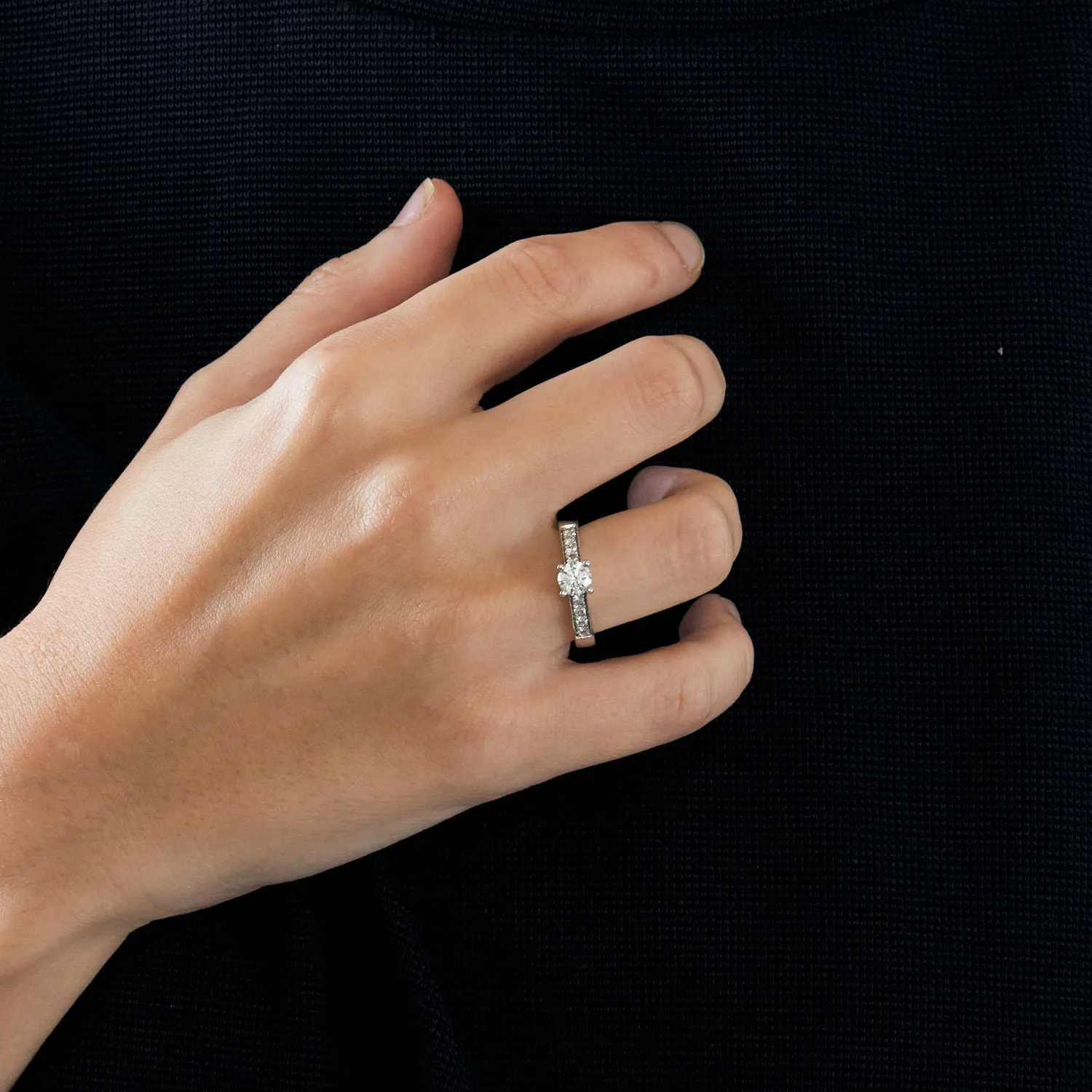 Solitaire or blanc orné de diamants sold by 58 Facettes product image thumbnail 2