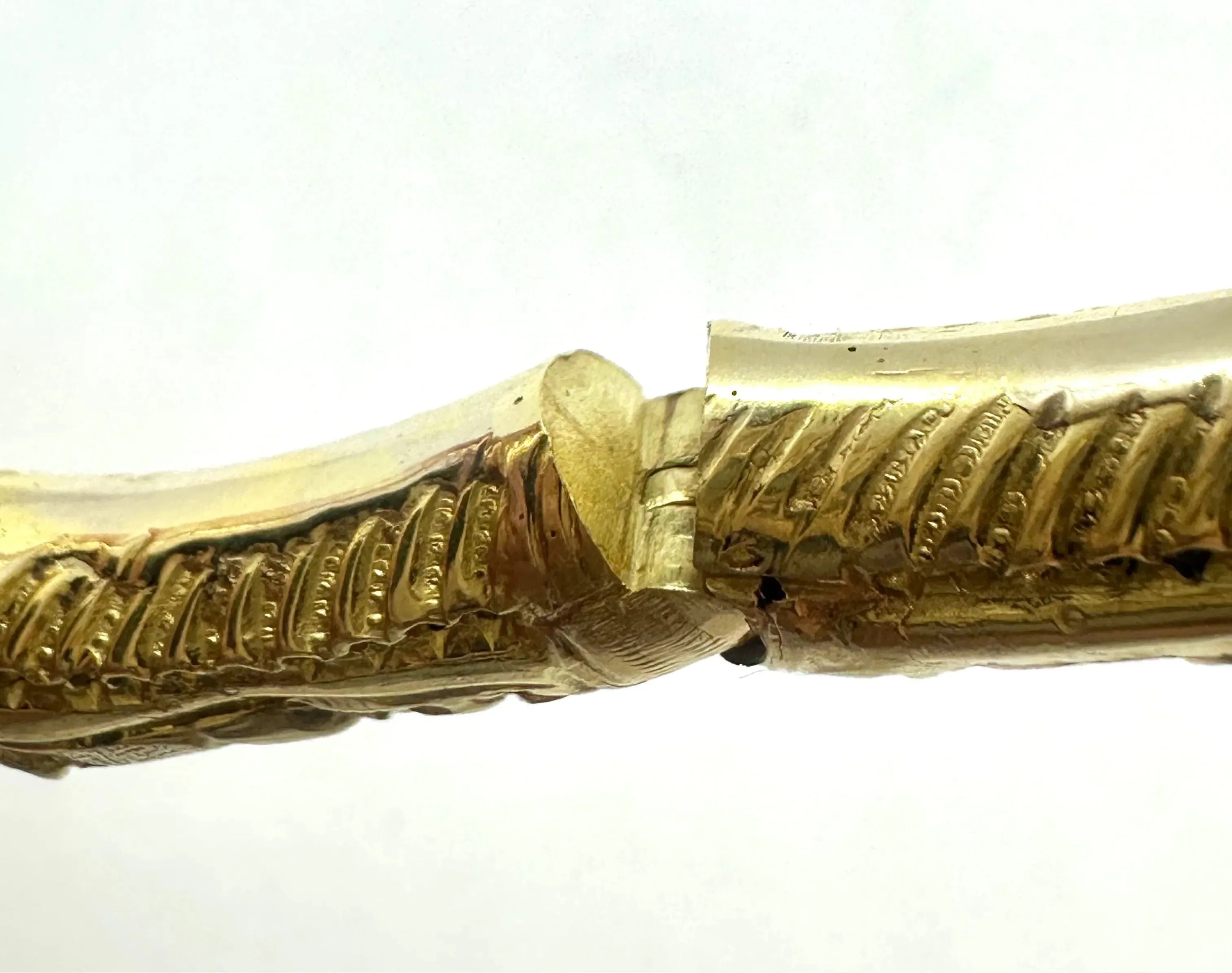 Bracelet vintage en or fabriqué à partir d'un tube creux, début des années 1900 sold by 58 Facettes product image thumbnail 3