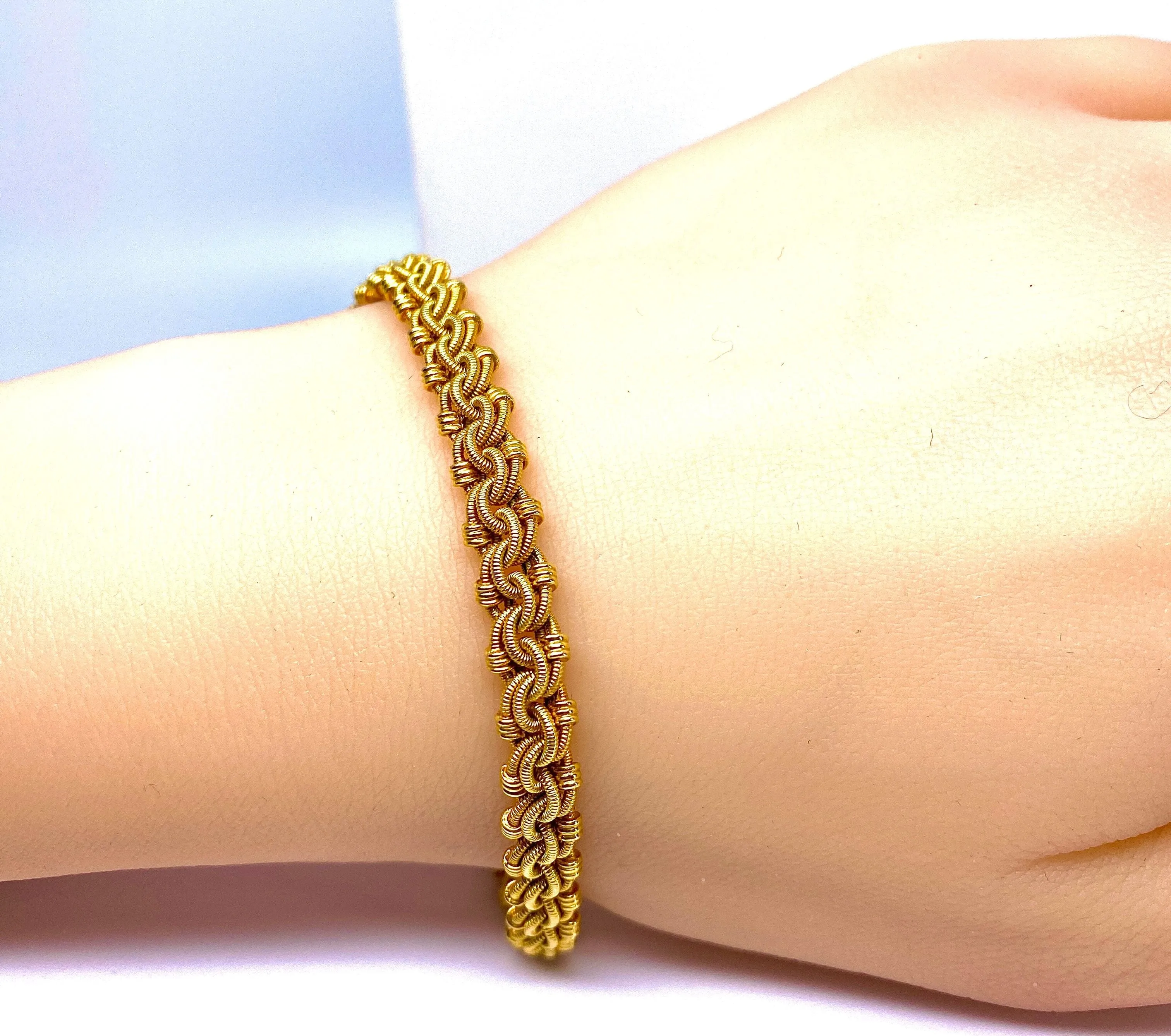 Bracelet en or jaune sold by 58 Facettes product image thumbnail 2