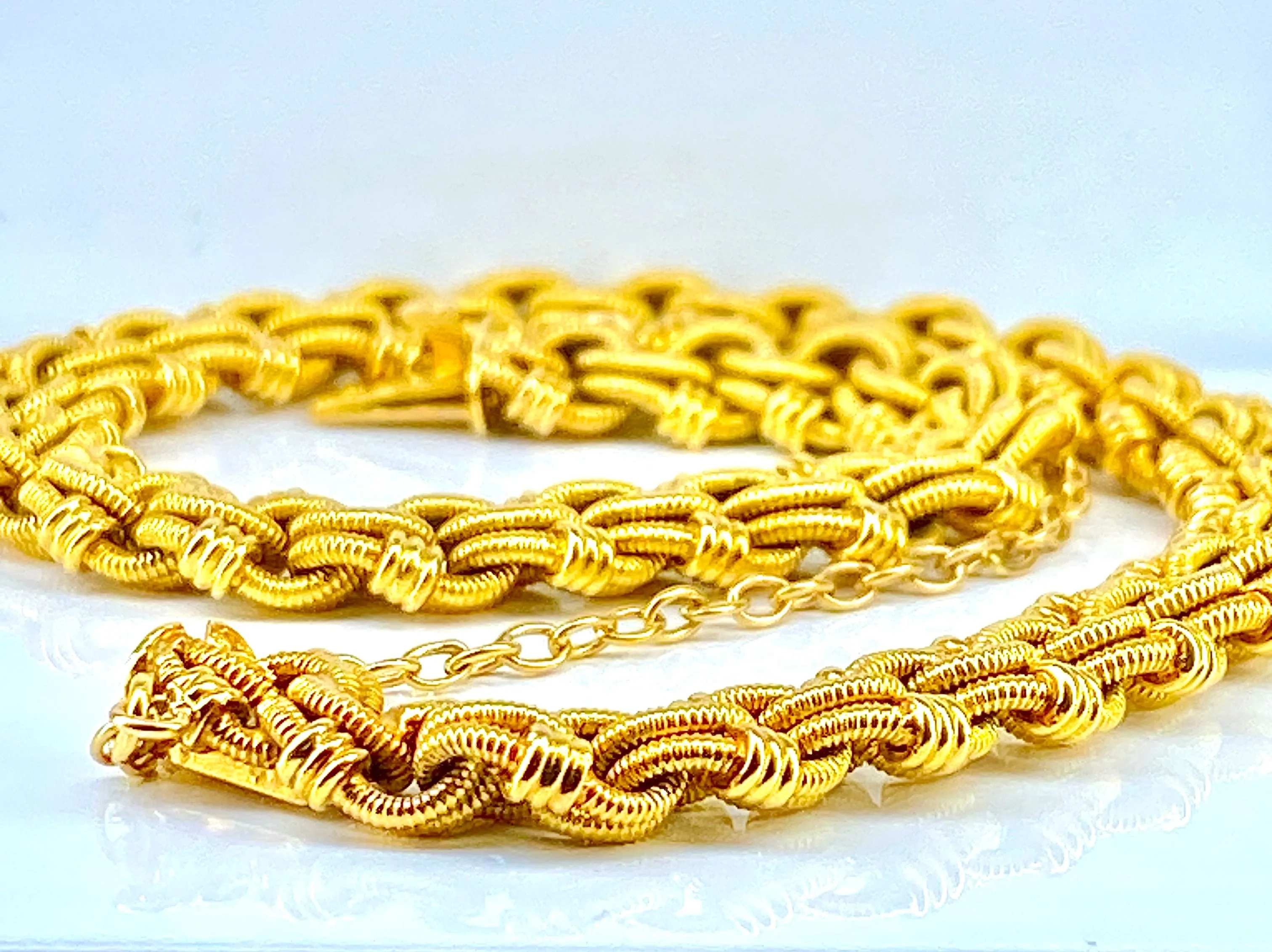 Bracelet en or jaune sold by 58 Facettes product image thumbnail 3