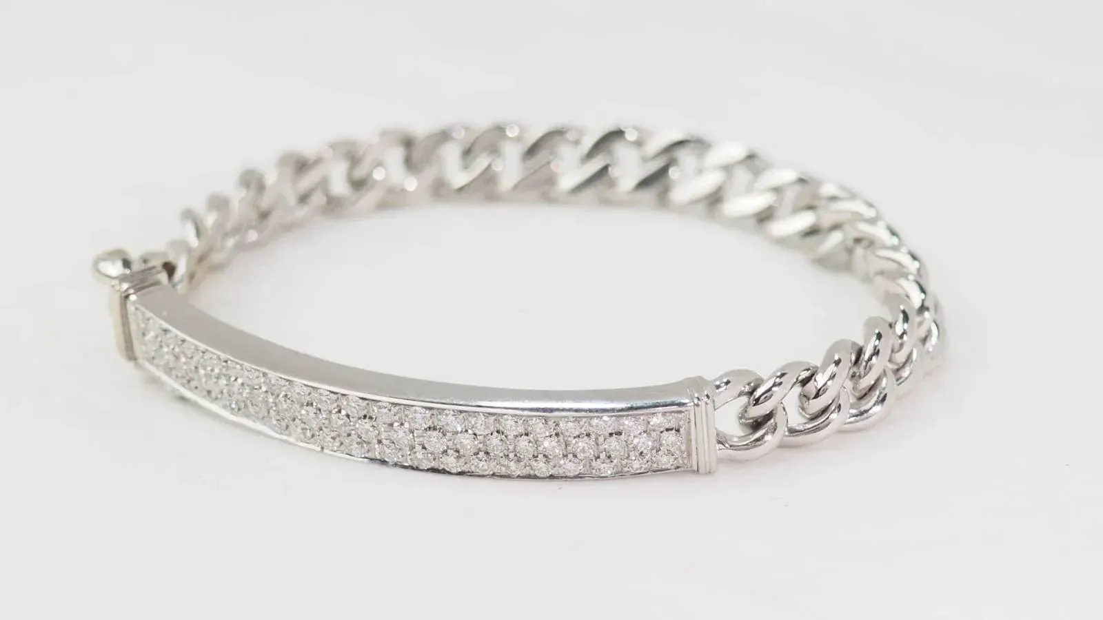 Bracelet souple en or blanc pavé de diamants sold by 58 Facettes product image thumbnail 4