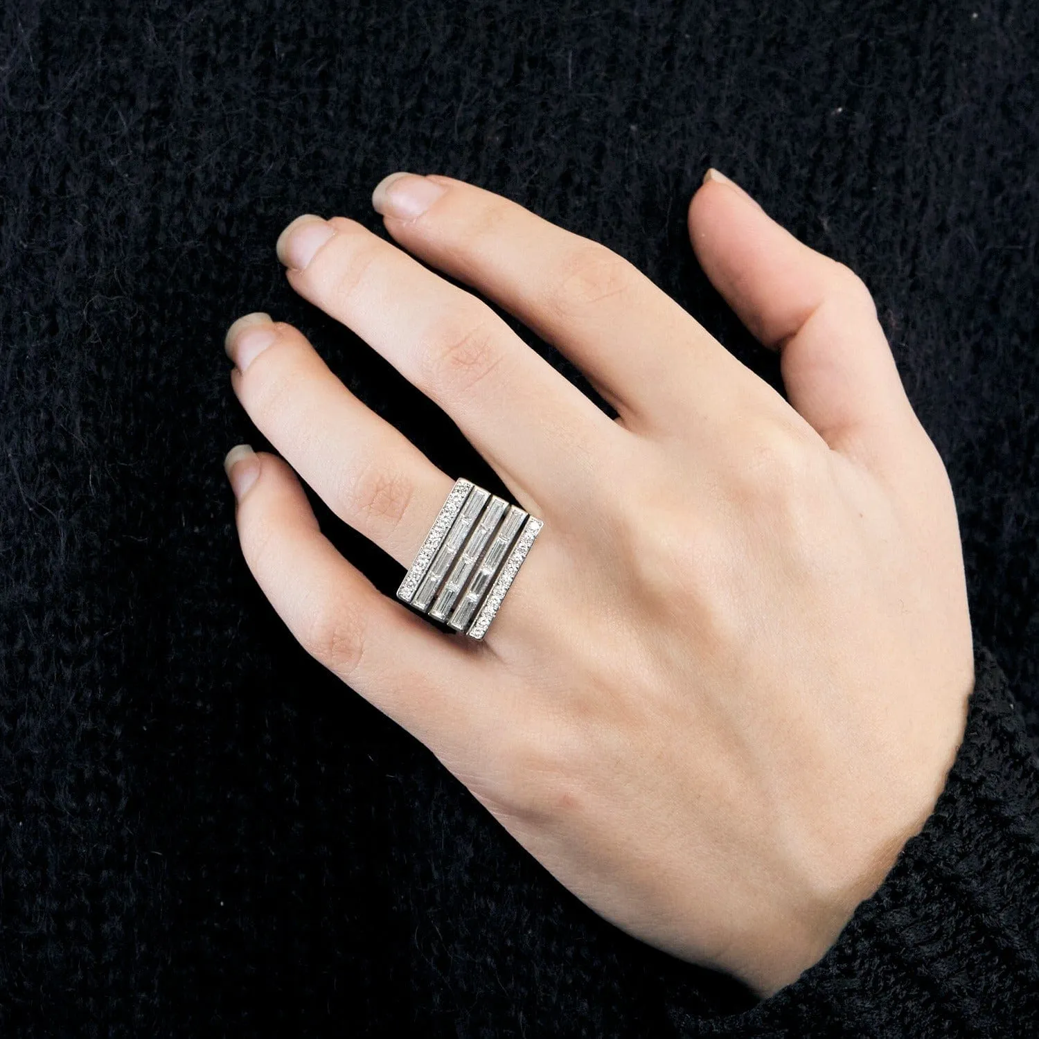 PIAGET - Freedom- Bague en or blanc et diamants sold by 58 Facettes product image thumbnail 2